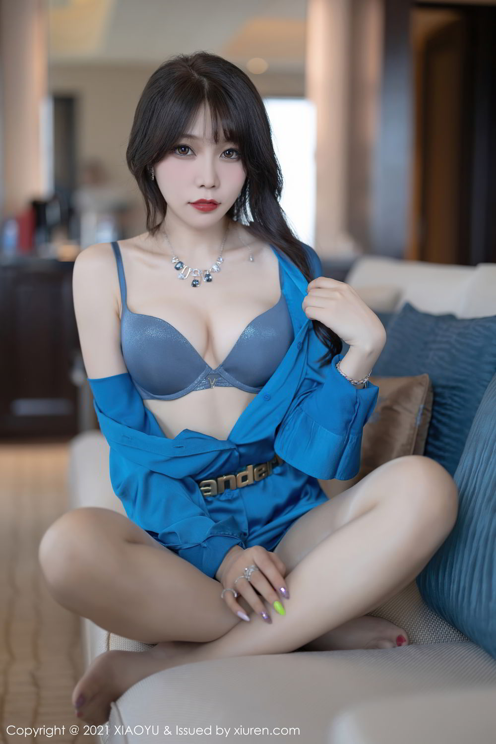 宅男女神芝芝Booty 简约大气的服饰  第33张