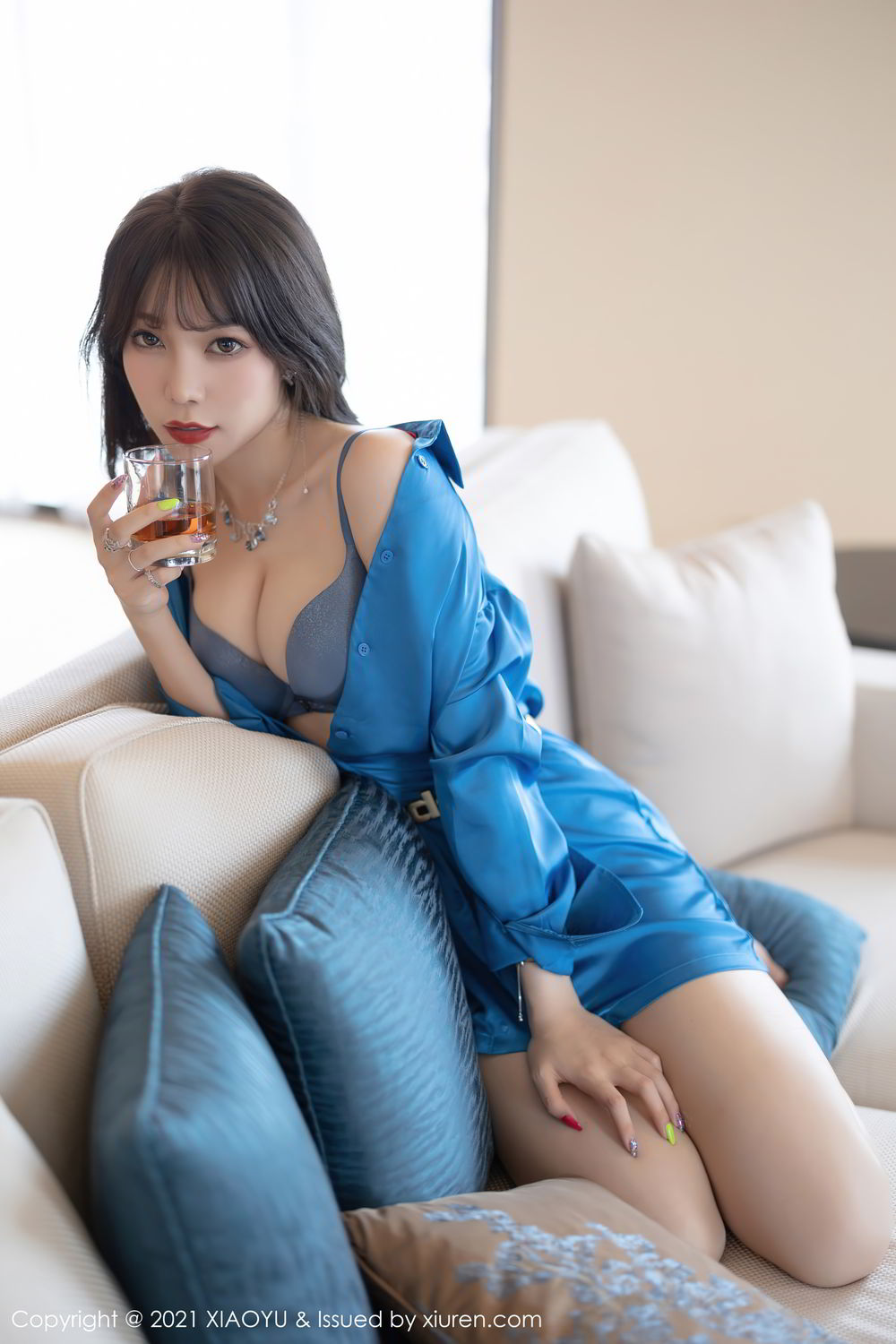 宅男女神芝芝Booty 简约大气的服饰  第40张