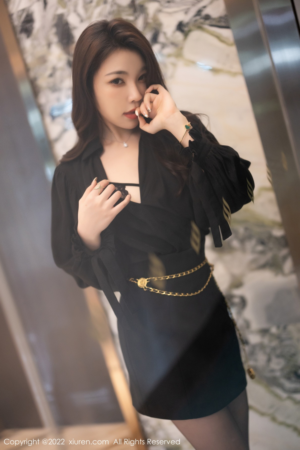 [秀人网] 2022.12.22 No.6033 徐莉芝Booty 黑丝美腿  第14张