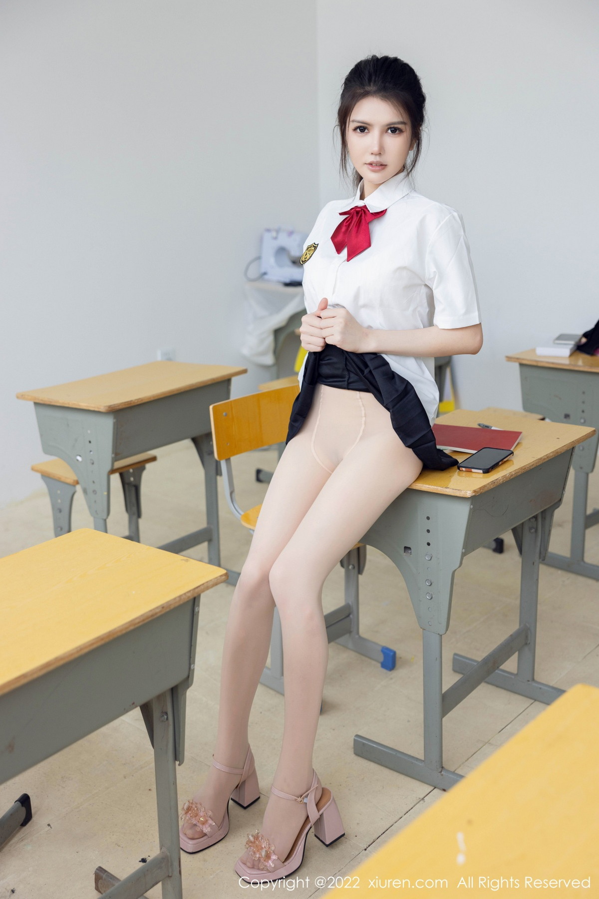 [秀人网] 2022.10.26 No.5762 媛媛酱belle 丝袜白T  第6张