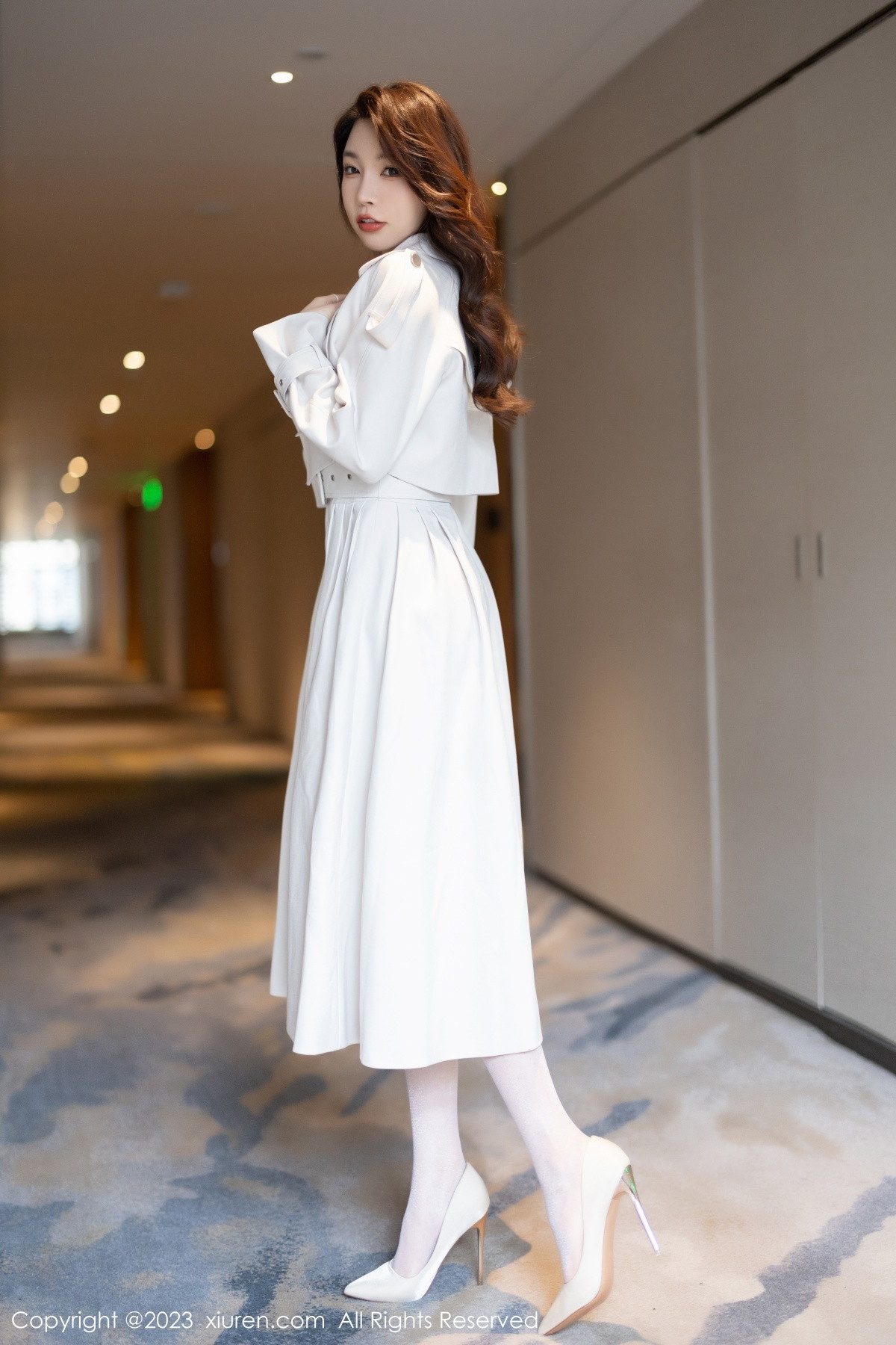 [秀人网] 2023.02.13 No.6257 徐莉芝Booty 妩媚美腿  第2张