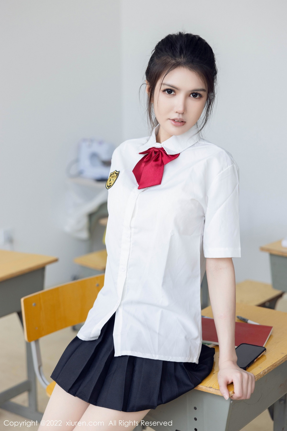 [秀人网] 2022.10.26 No.5762 媛媛酱belle 丝袜白T  第4张
