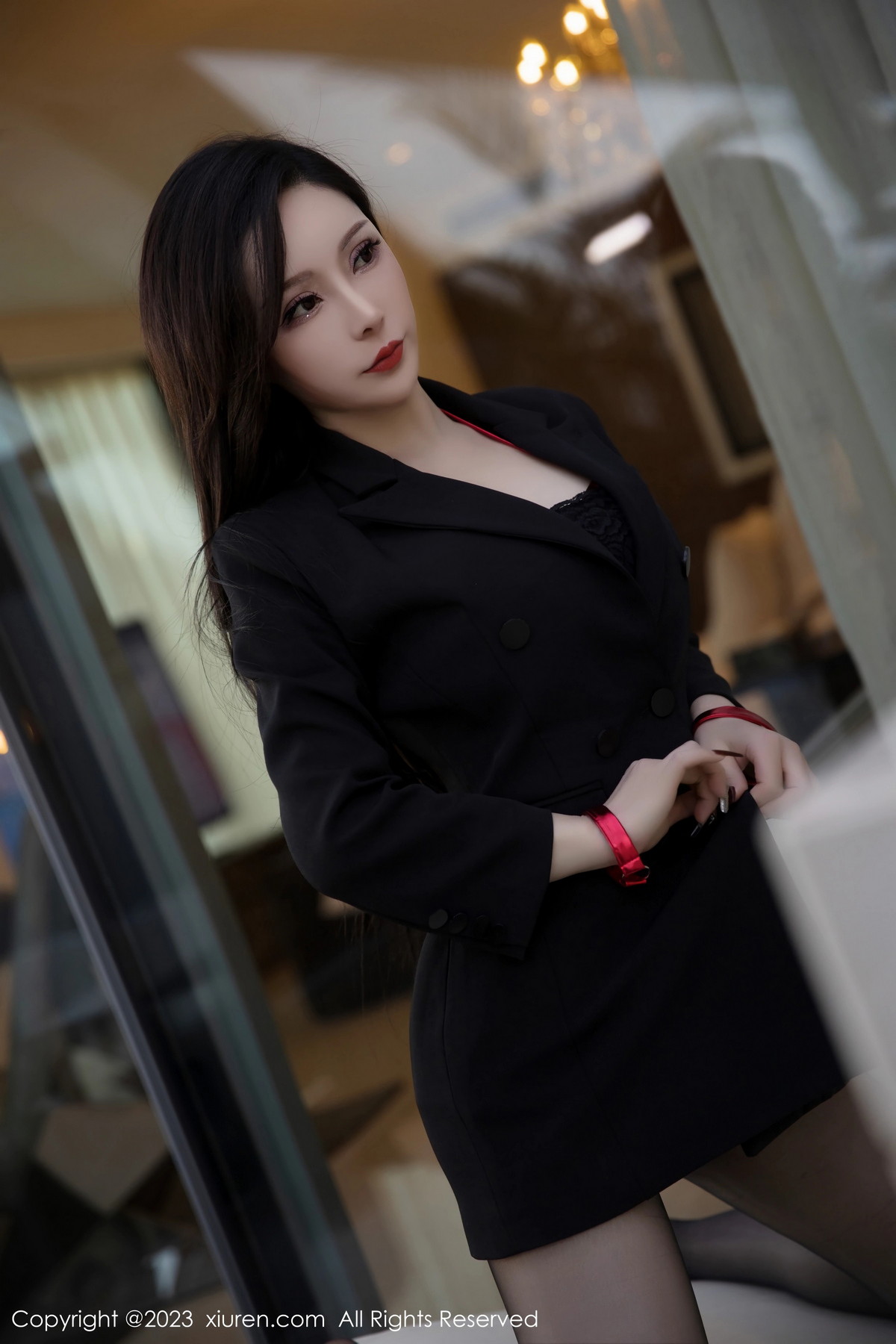 [秀人网] 2023.02.21 No.6294 大琪琪Emily 新人黑丝  第15张