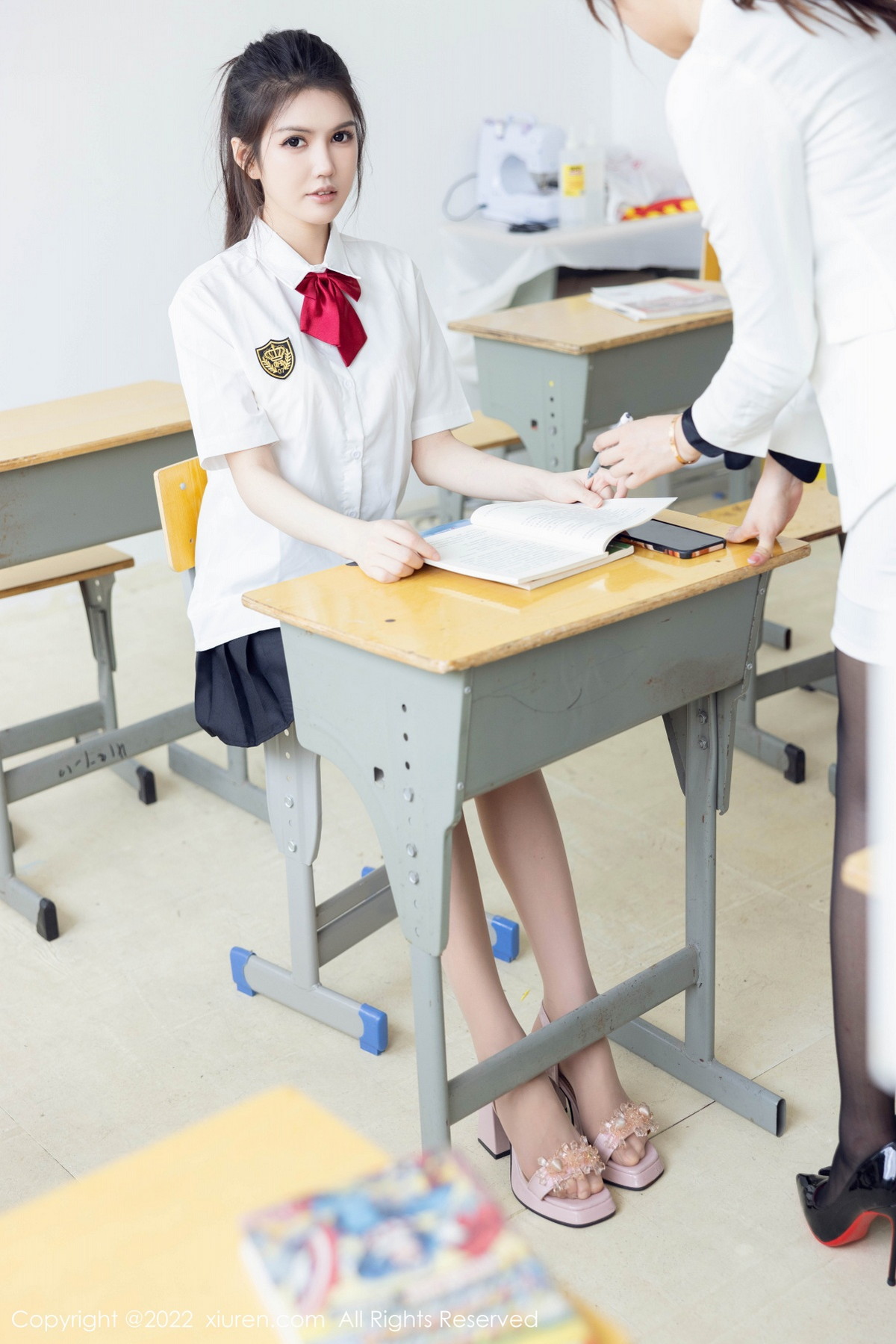 [秀人网] 2022.10.26 No.5762 媛媛酱belle 丝袜白T  第14张