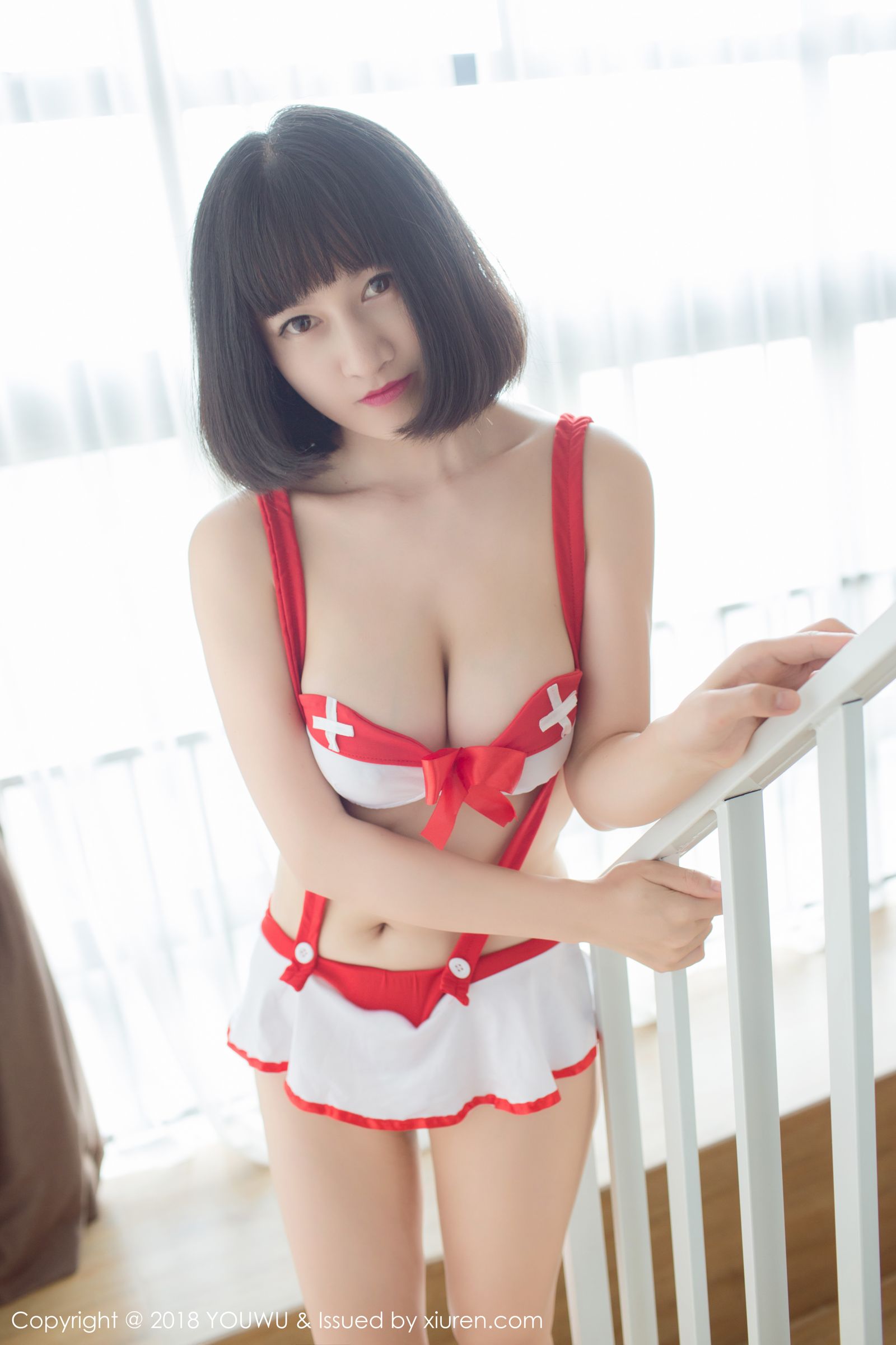 小探戈的护士制服装 玉体浑如雪浮想联翩  第8张