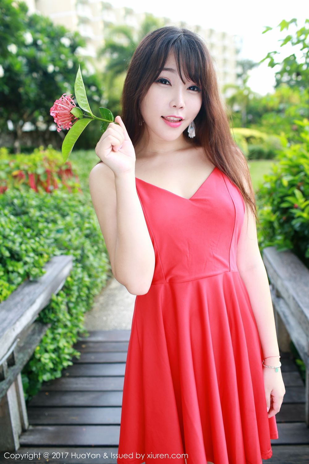 小清新芝芝Booty 雨中的红色连衣裙  第50张