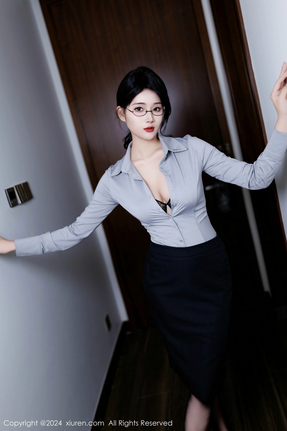 [秀人网] 2024.12.09 No.9567 南乔 OL美腿  第33张
