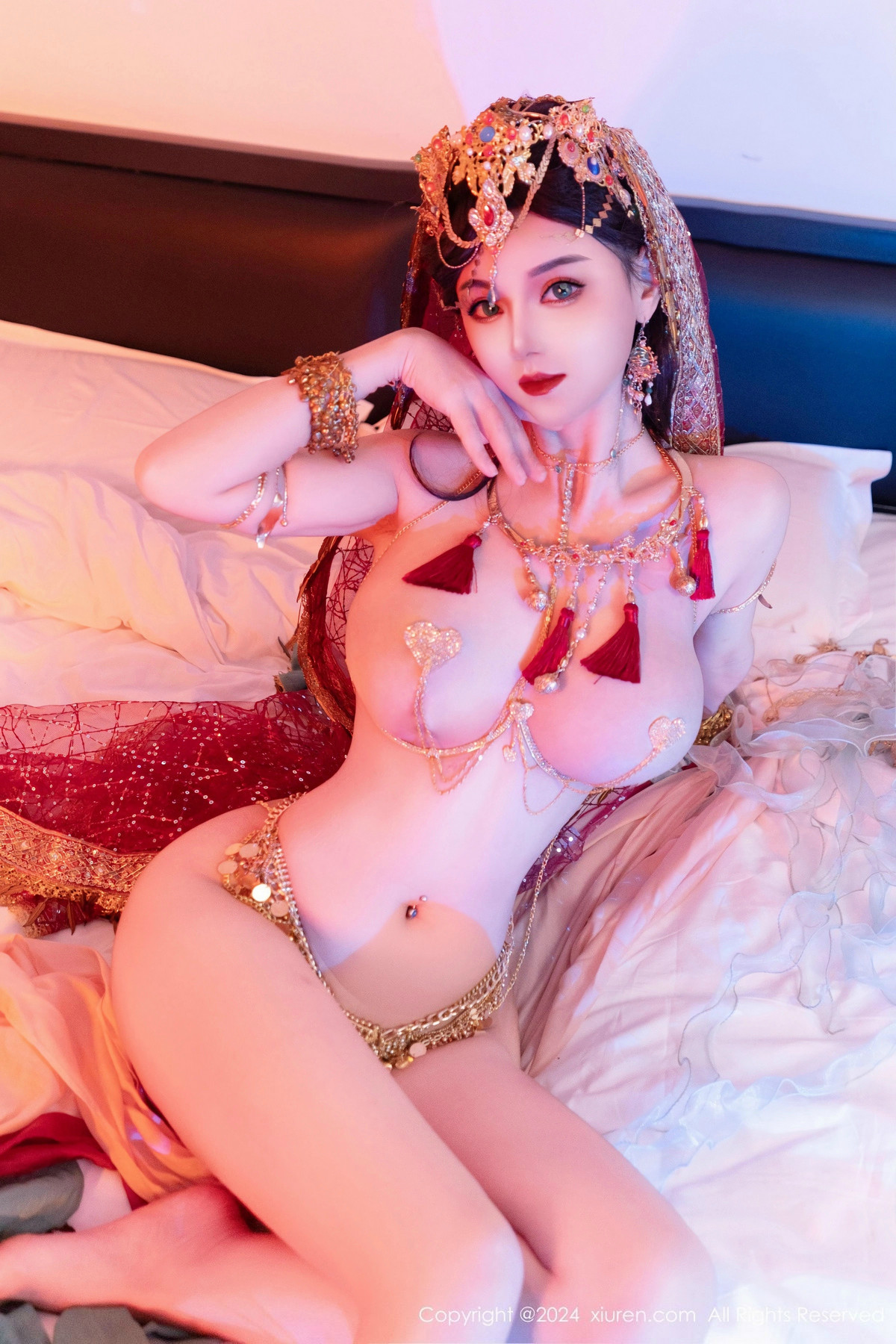 [秀人网] 2024.12.12 No.9585 不吃冰淇淋 美乳性感  第37张