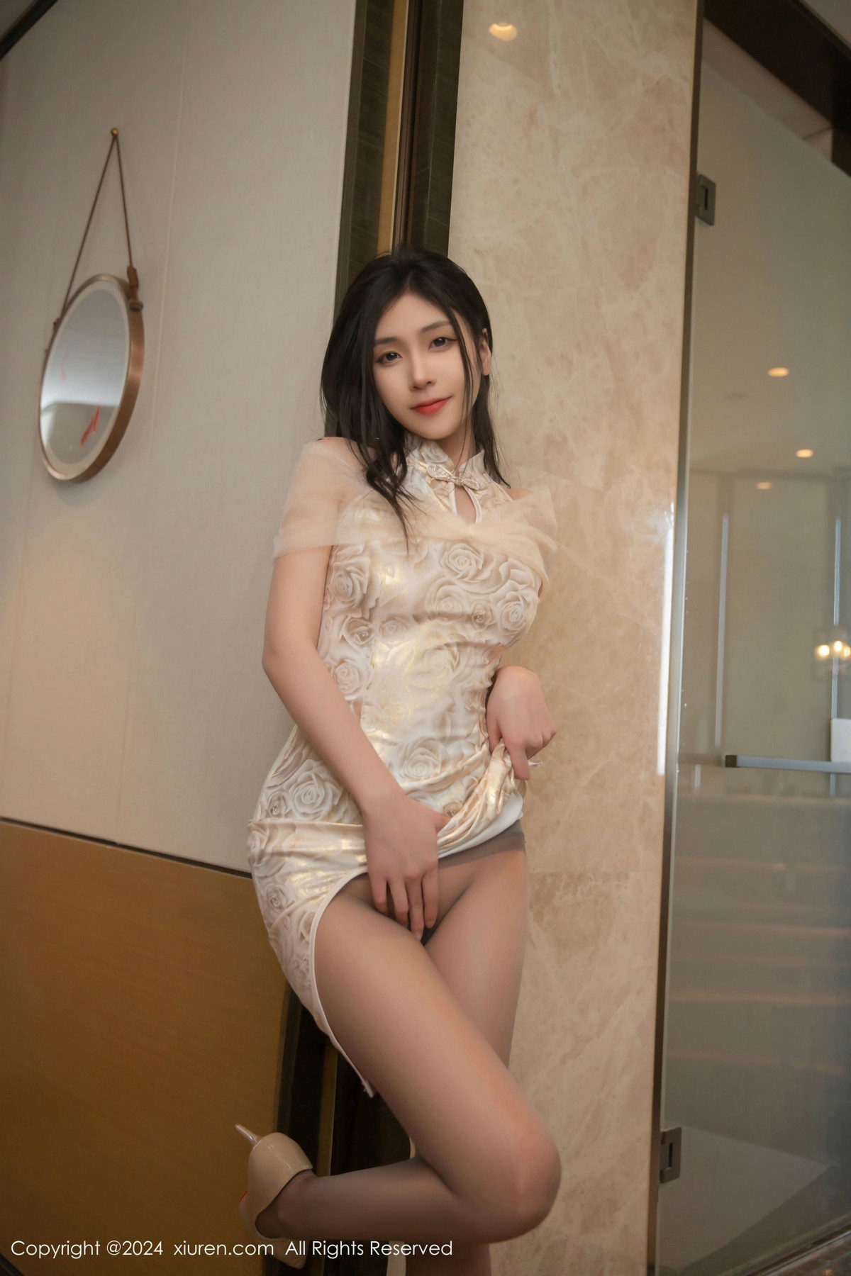 [秀人网] 2024.12.11 No.9583 刘婷婷 丝袜美腿  第10张