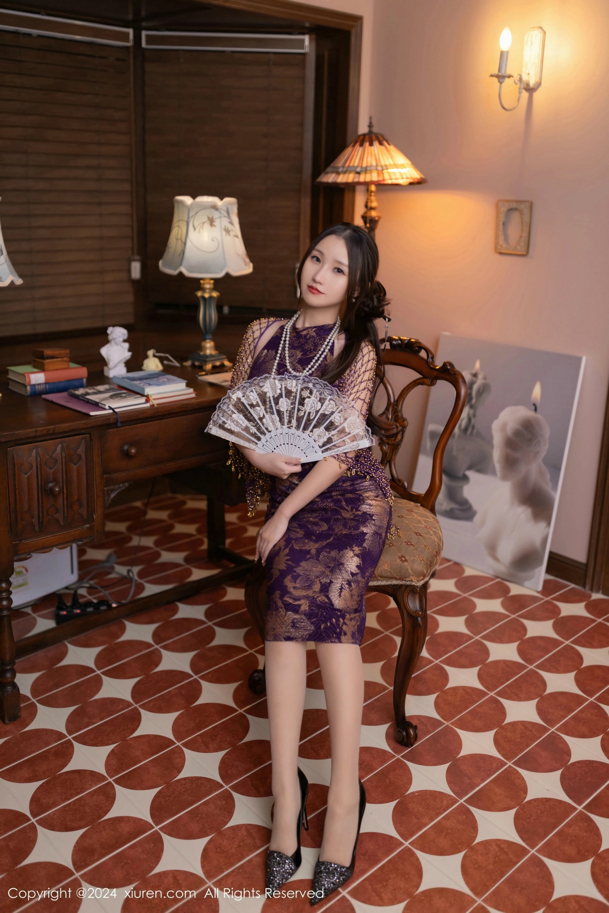 [秀人网] 2024.11.27 No.9513 杏子Yada 丝袜美腿
