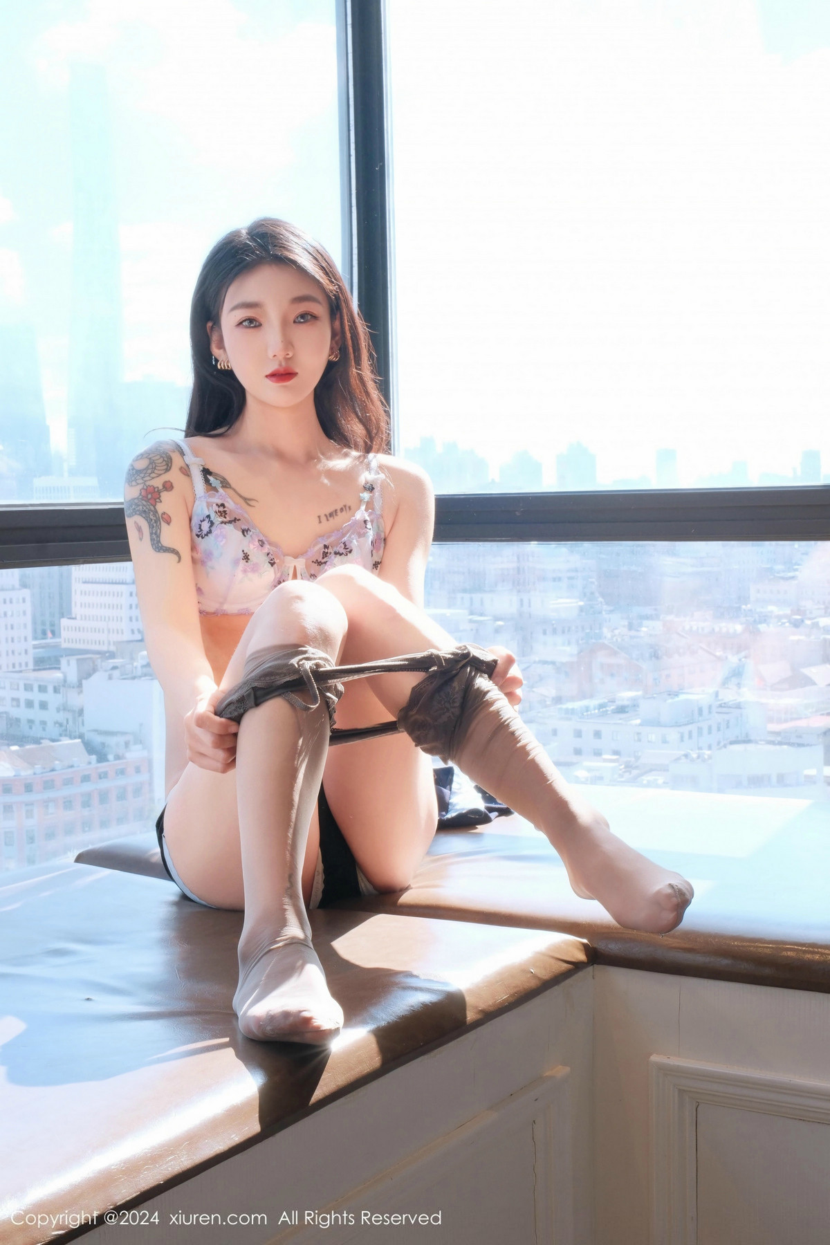 [秀人网] 2024.12.11 No.9580 希恬儿 丝袜美腿  第30张