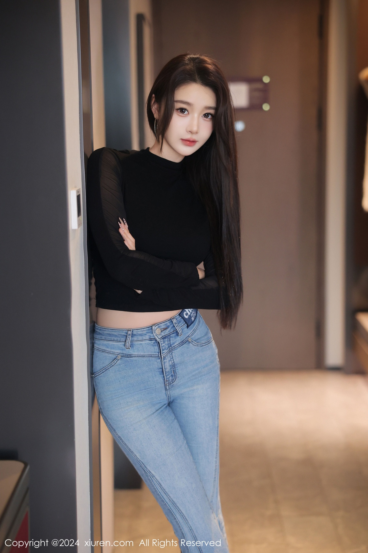 [秀人网] 2024.12.06 No.9555 Candy糖糖 新人美腿  第4张
