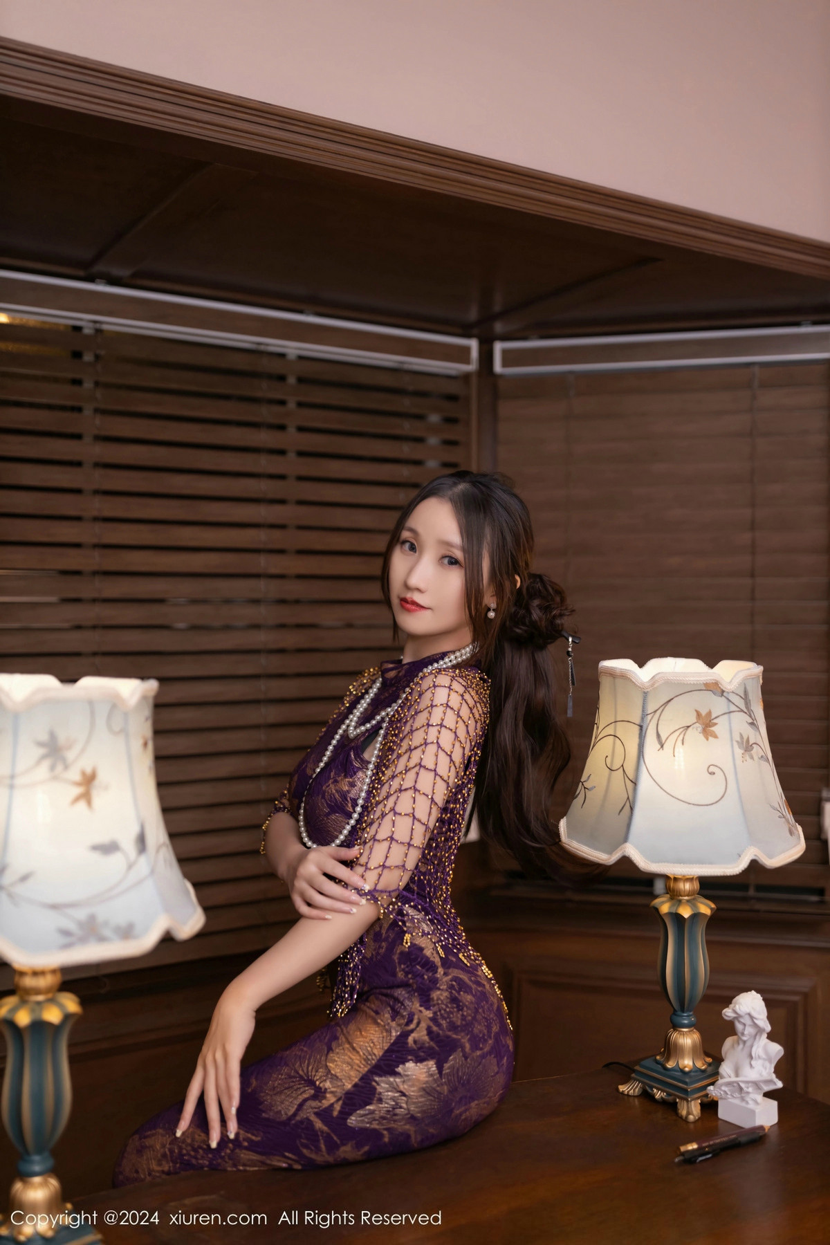 [秀人网] 2024.11.27 No.9513 杏子Yada 丝袜美腿  第5张