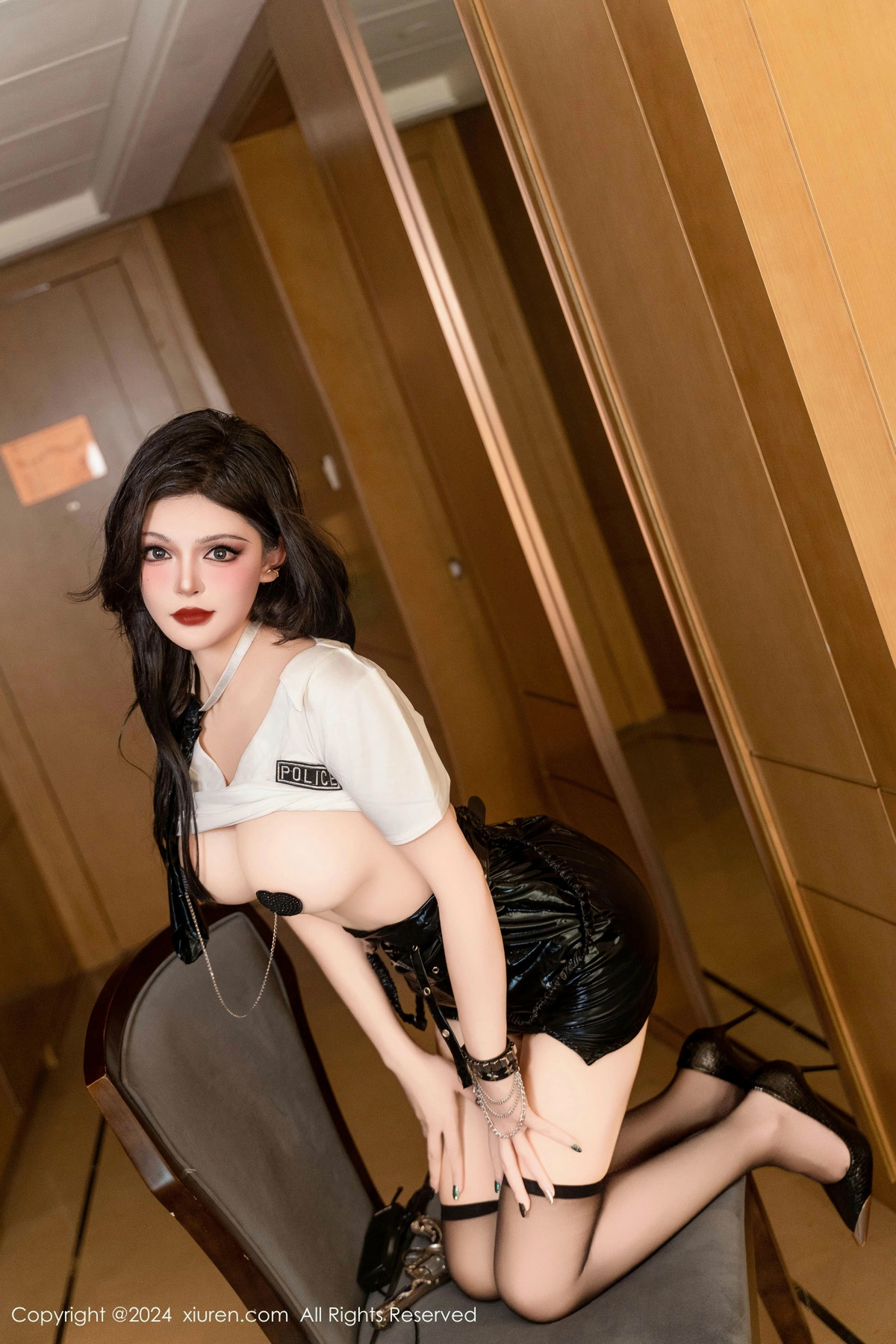 [秀人网] 2024.12.26 No.9661 伊丽莎有点白 黑丝美腿  第64张