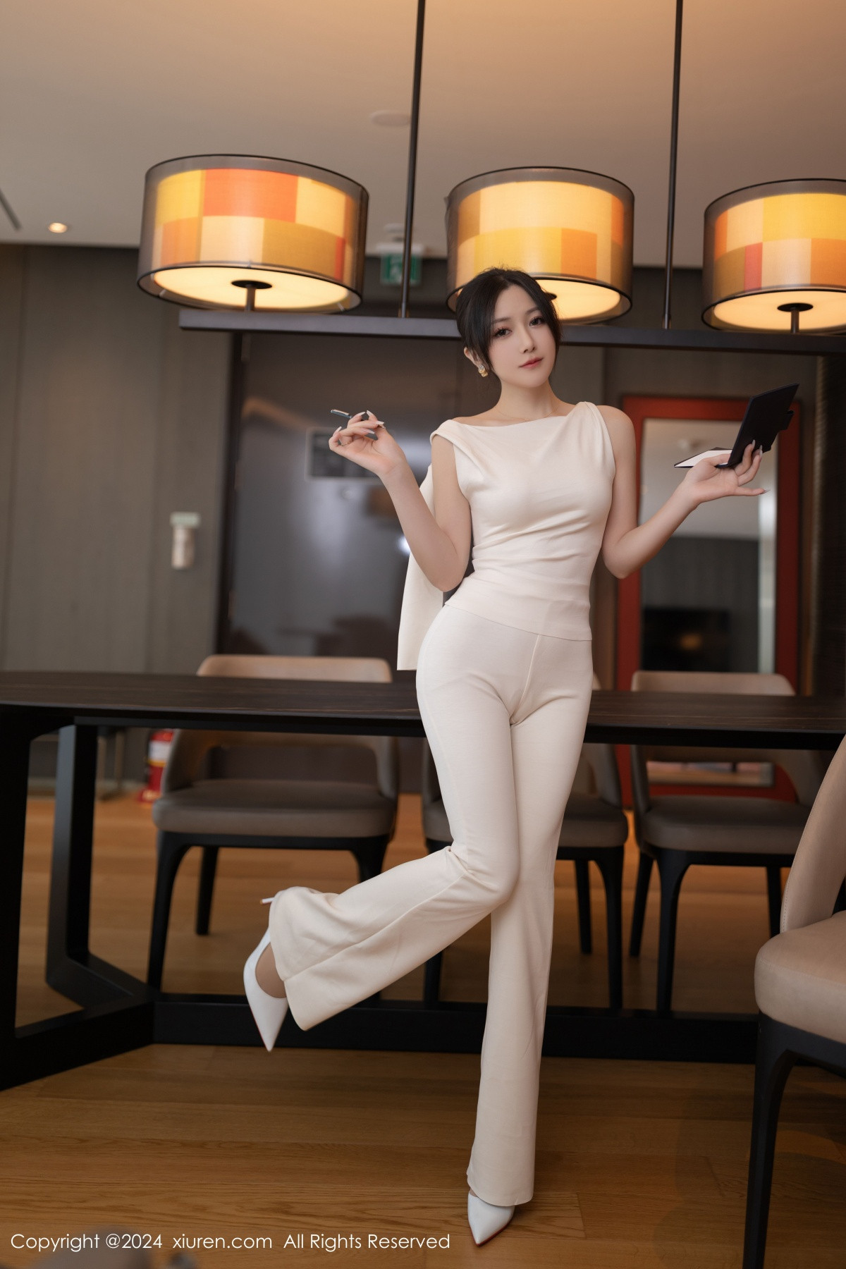 [秀人网] 2024.11.15 No.9457 鱼子酱Fish 丝袜美腿  第10张