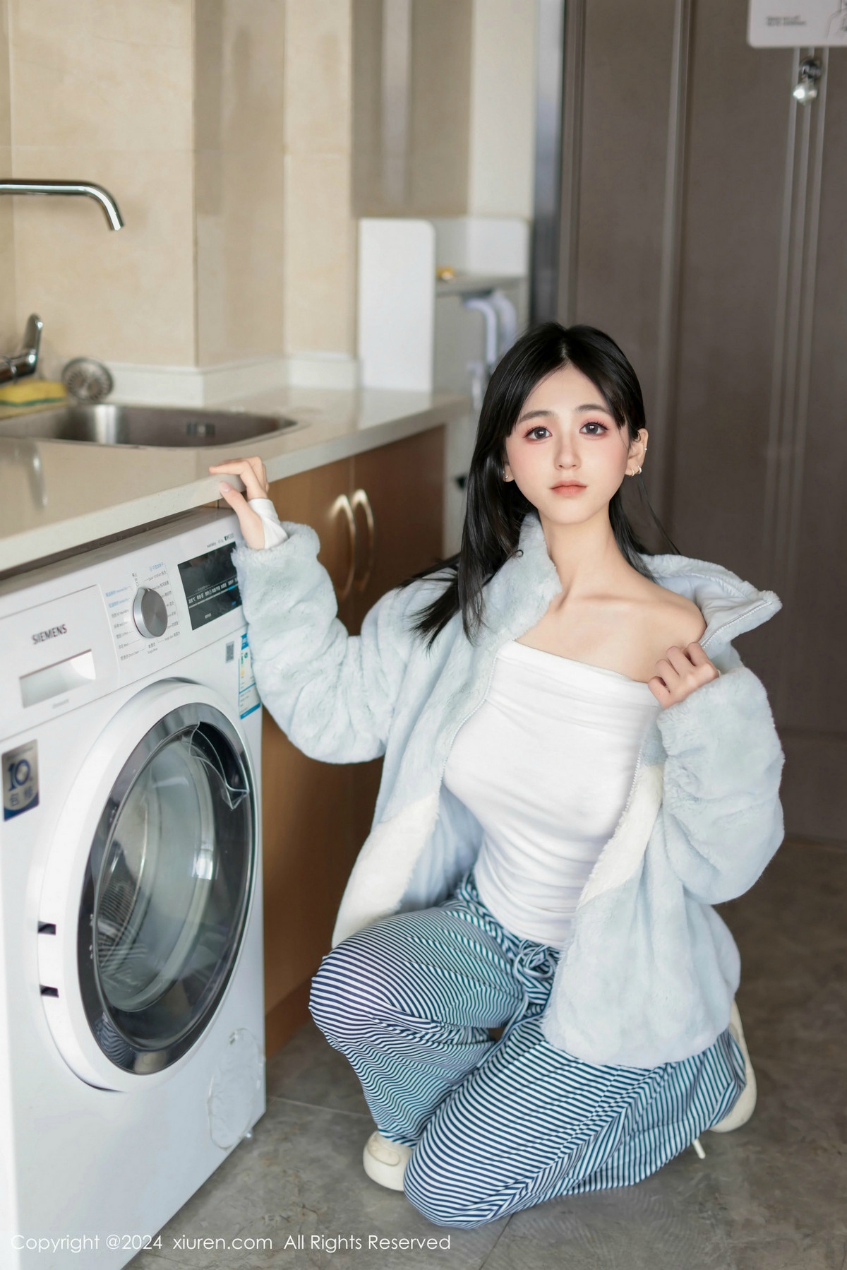 [秀人网] 2024.12.16 No.9605 奶芙乔乔 美腿黑丝  第24张