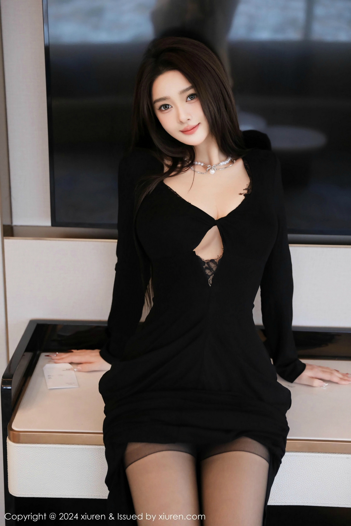 [秀人网] 2024.12.27 No.9670 Candy糖糖 妩媚美腿  第8张