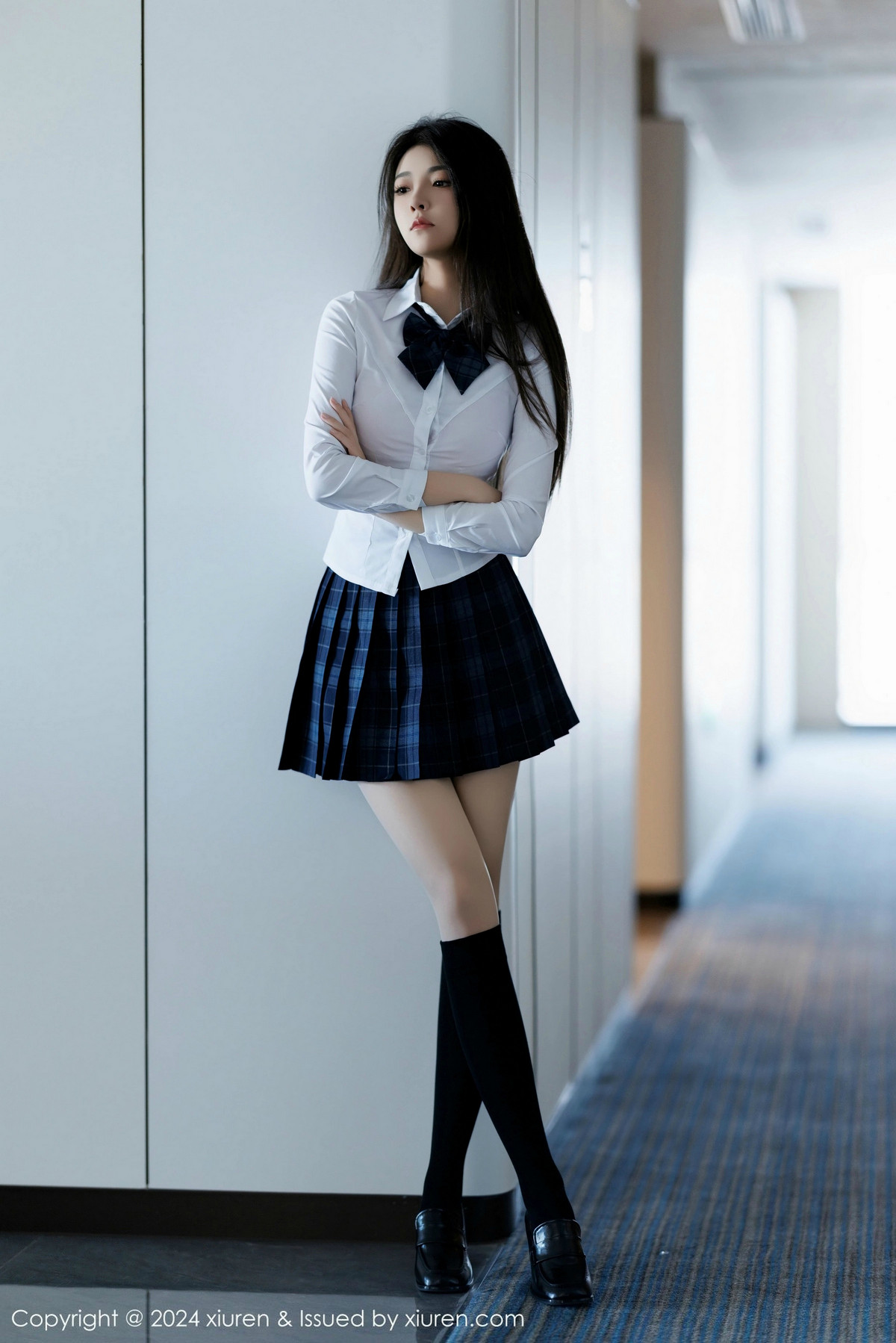 [秀人网] 2024.12.30 No.9682 初梦瑶 短裙美腿  第3张