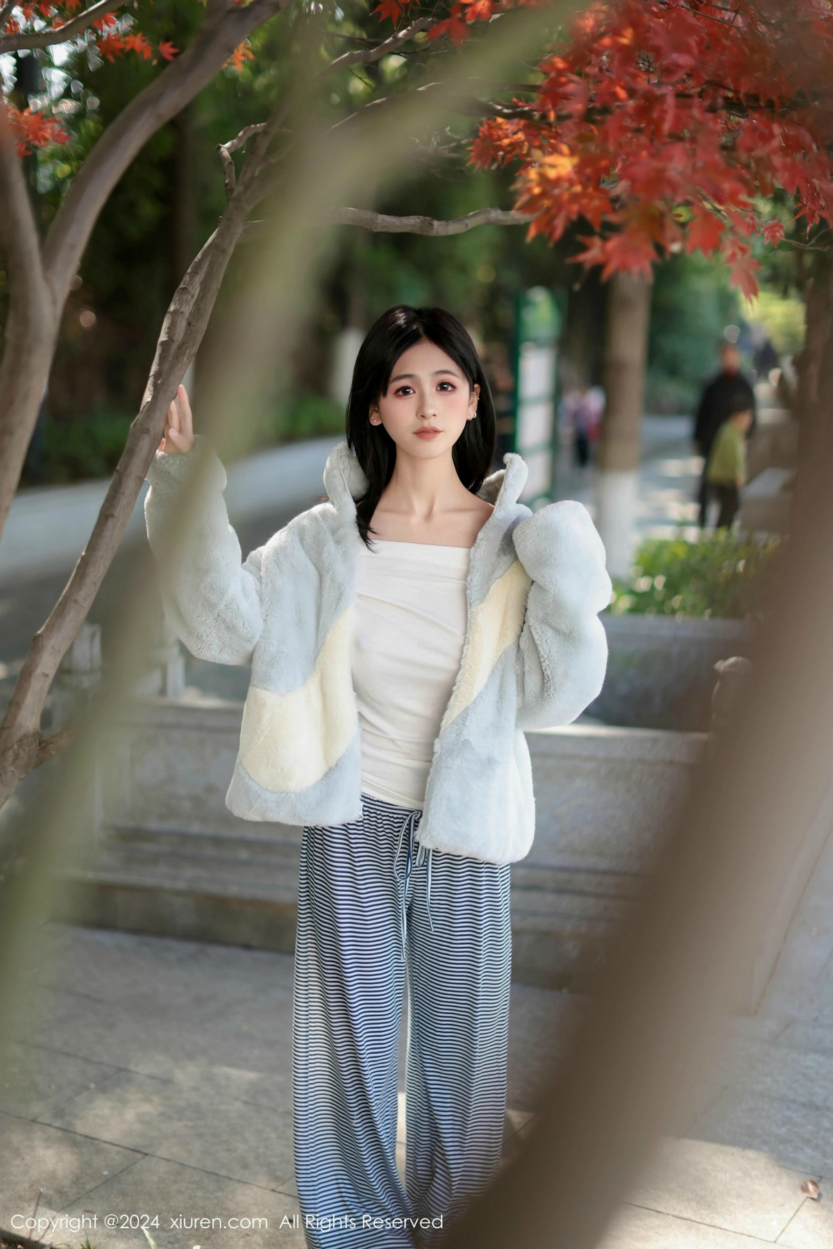 [秀人网] 2024.12.16 No.9605 奶芙乔乔 美腿黑丝  第10张