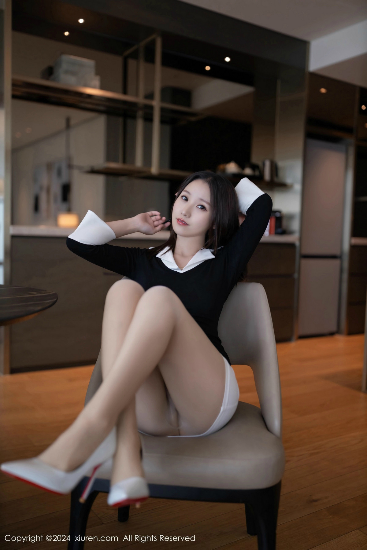 [秀人网] 2024.12.12 No.9587 杏子Yada 连体肉丝  第10张