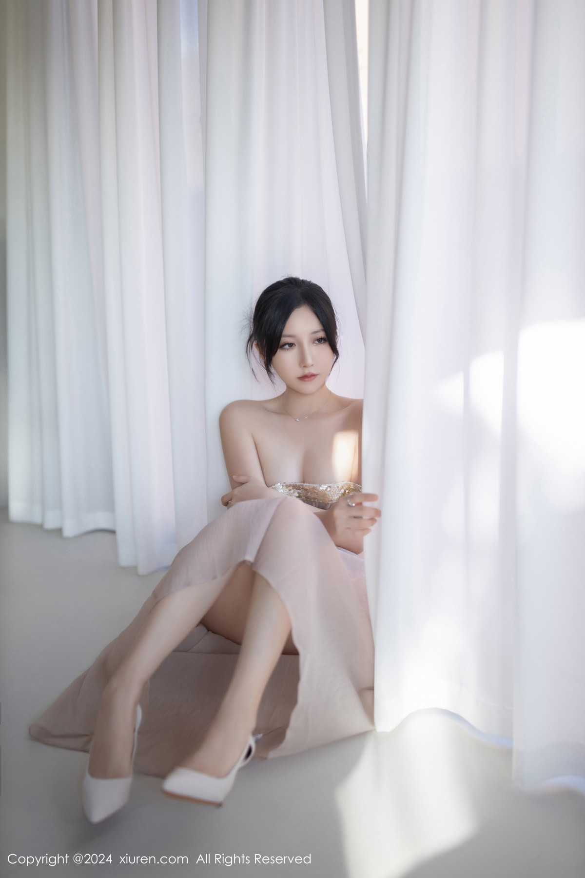 [秀人网] 2024.11.22 No.9492 鱼子酱Fish 美腿性感  第64张