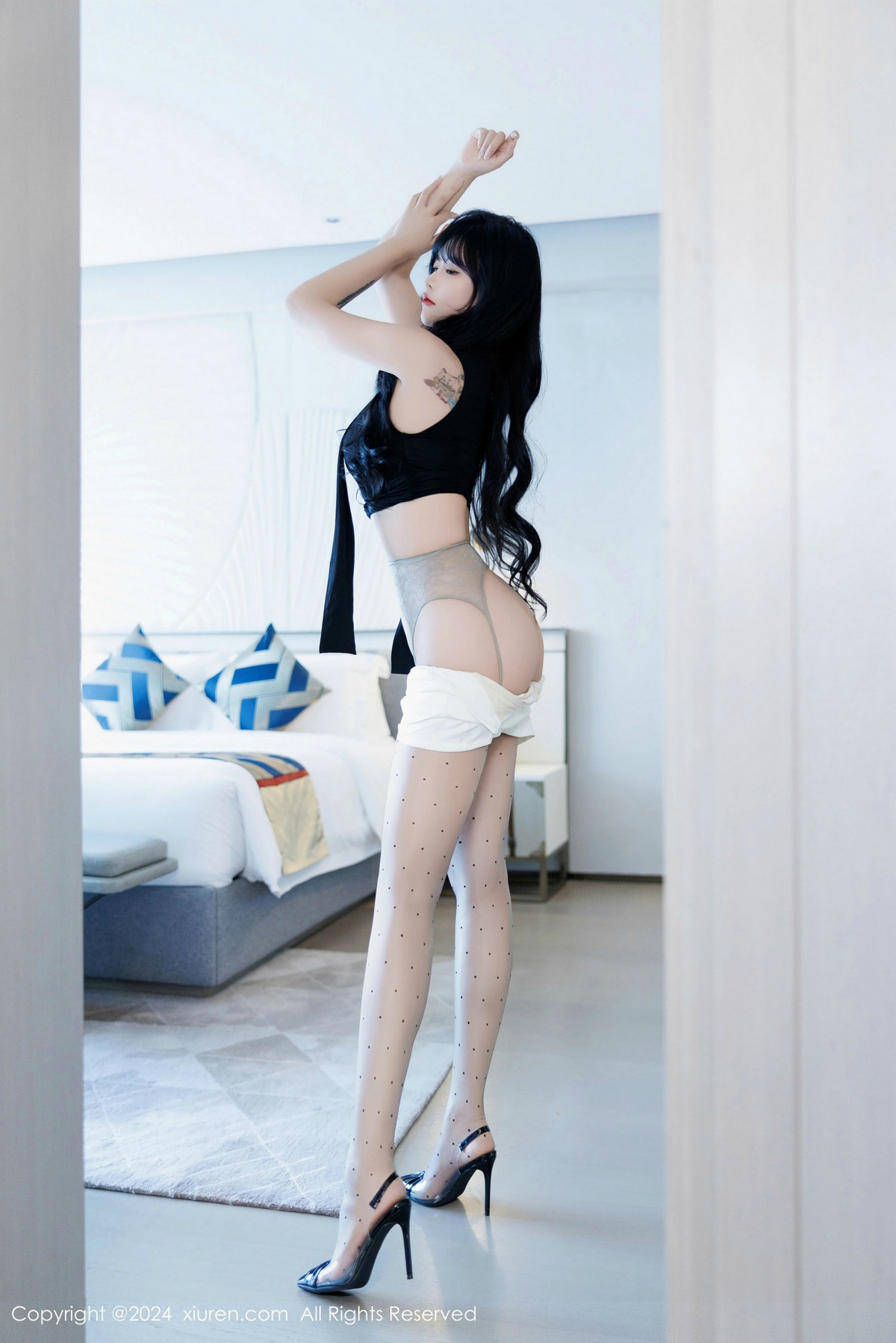 [秀人网] 2024.12.10 No.9575 娜比 黑丝美腿  第32张