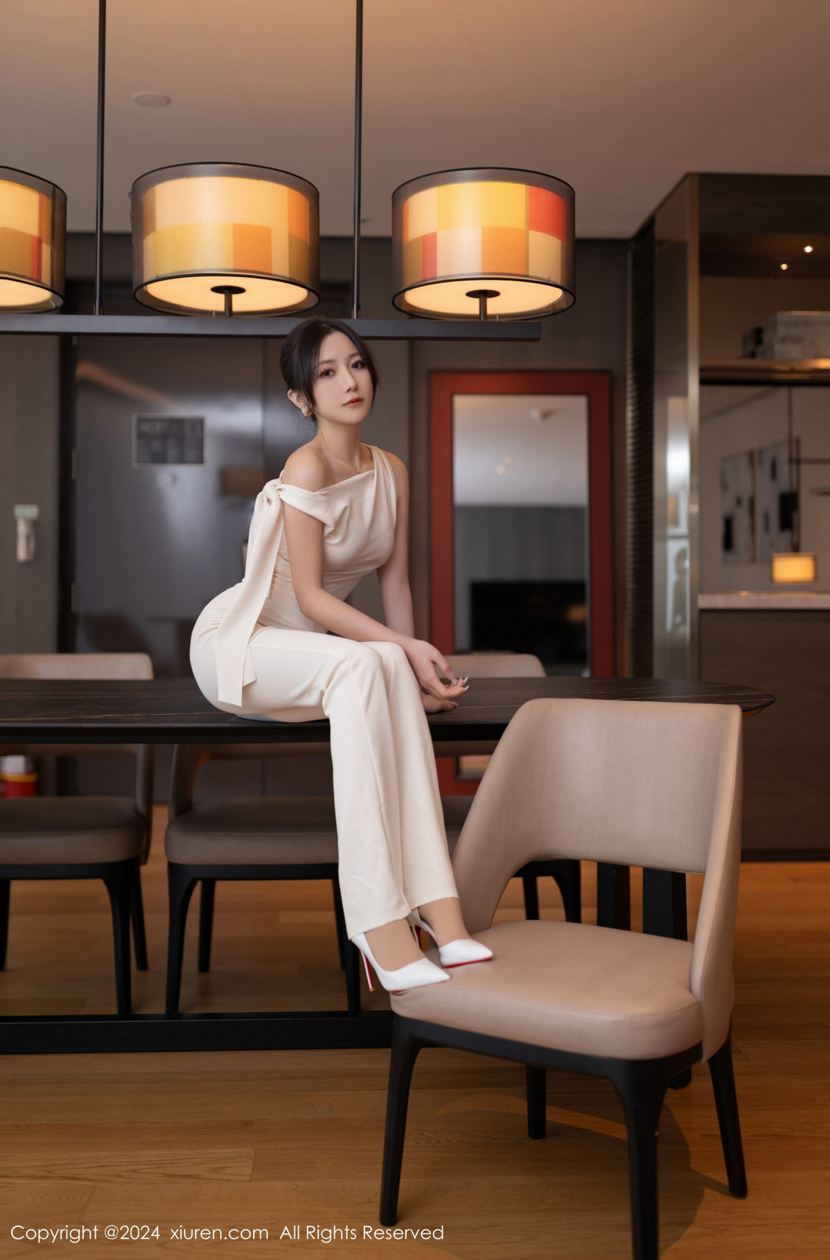 [秀人网] 2024.11.15 No.9457 鱼子酱Fish 丝袜美腿  第3张