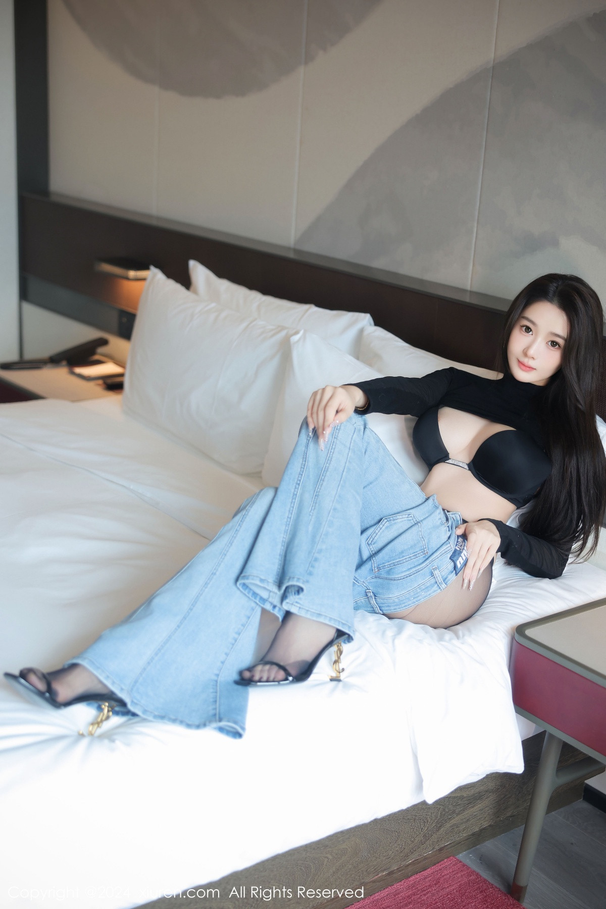 [秀人网] 2024.12.06 No.9555 Candy糖糖 新人美腿  第21张