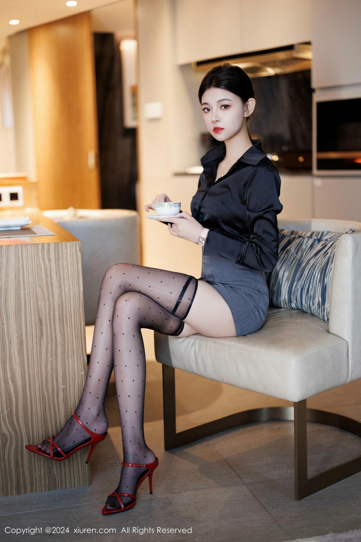 [秀人网] 2024.12.16 No.9604 初梦瑶 美腿黑丝  第16张