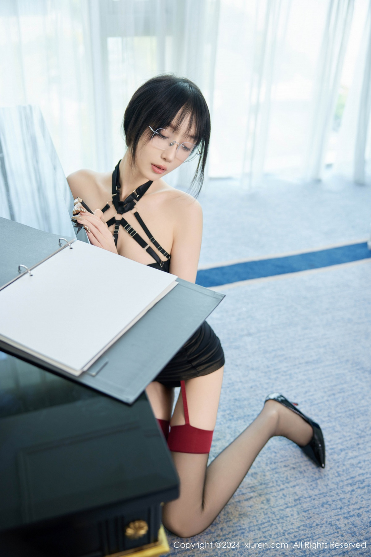 [秀人网] 2024.11.15 No.9455 玥儿玥er 美腿黑丝  第13张