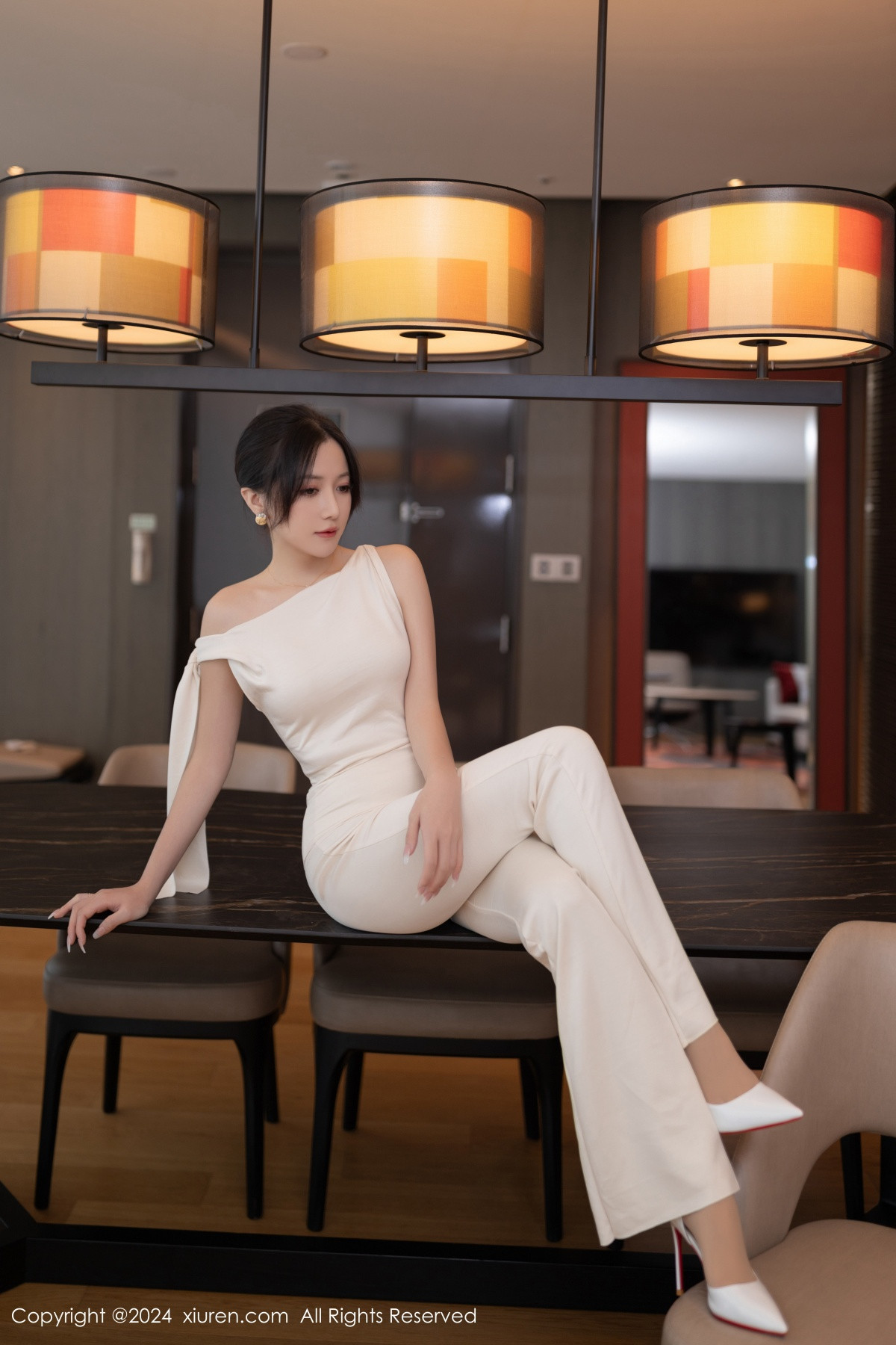 [秀人网] 2024.11.15 No.9457 鱼子酱Fish 丝袜美腿  第5张