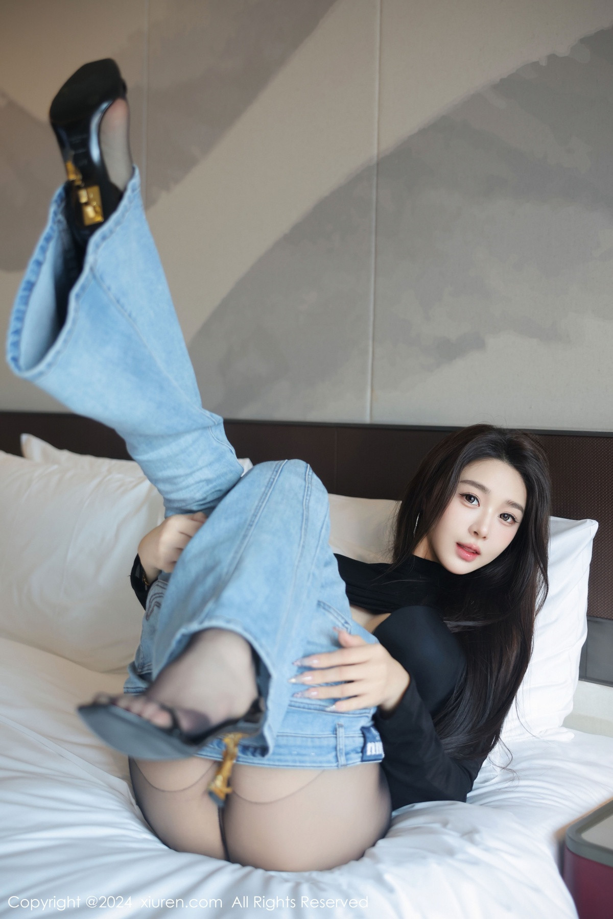 [秀人网] 2024.12.06 No.9555 Candy糖糖 新人美腿  第23张
