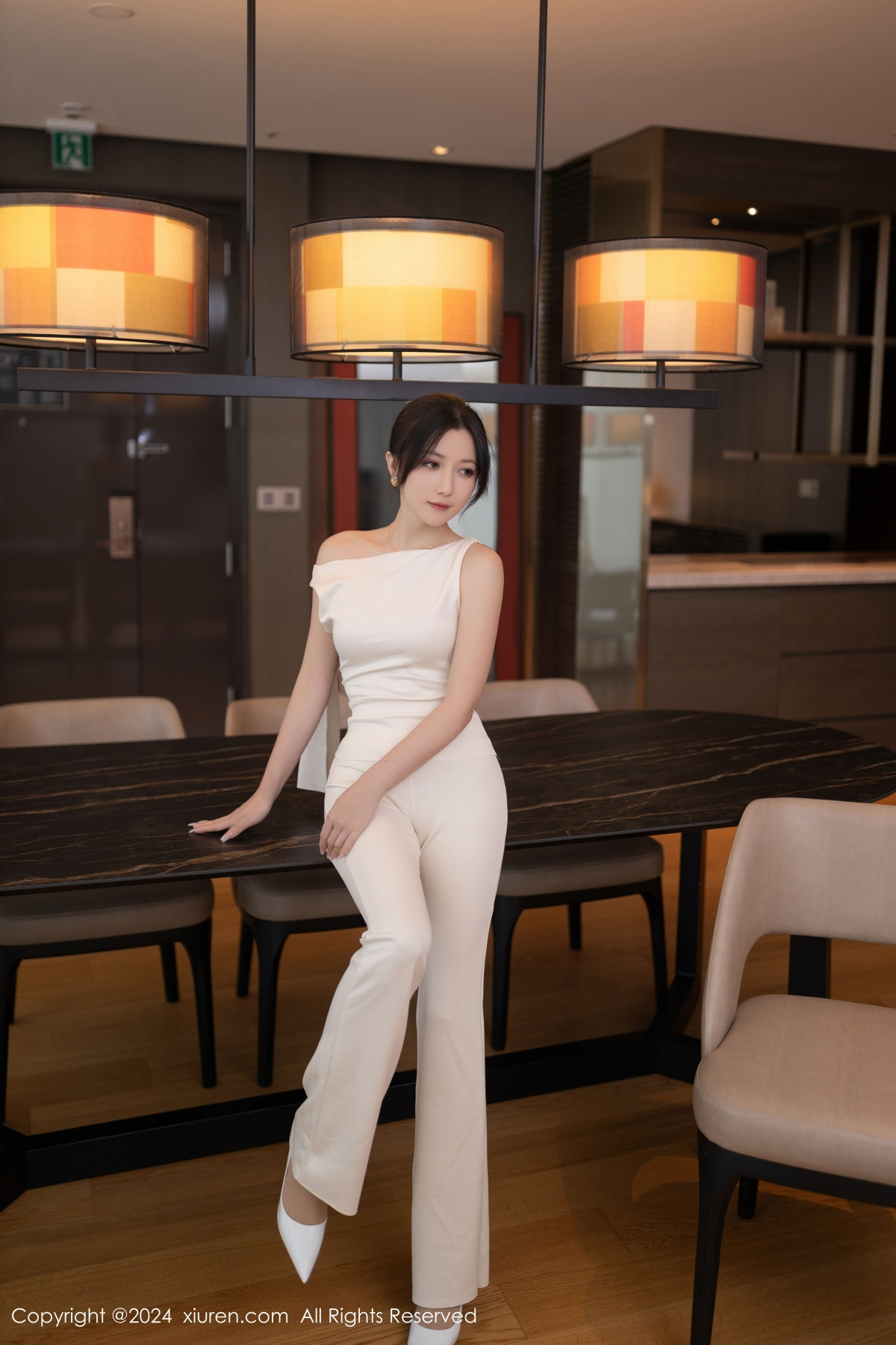 [秀人网] 2024.11.15 No.9457 鱼子酱Fish 丝袜美腿  第8张