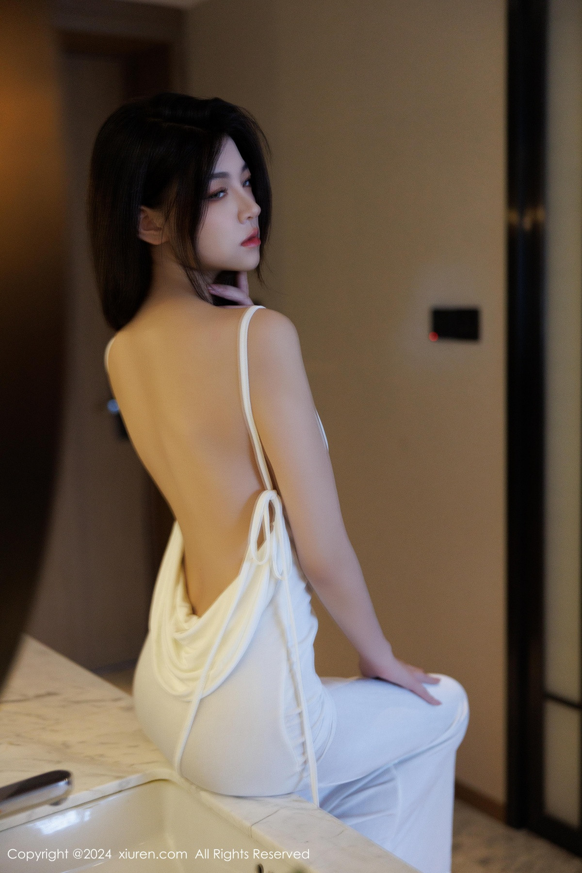 [秀人网] 2024.11.25 No.9499 初梦瑶 黑丝美腿  第11张