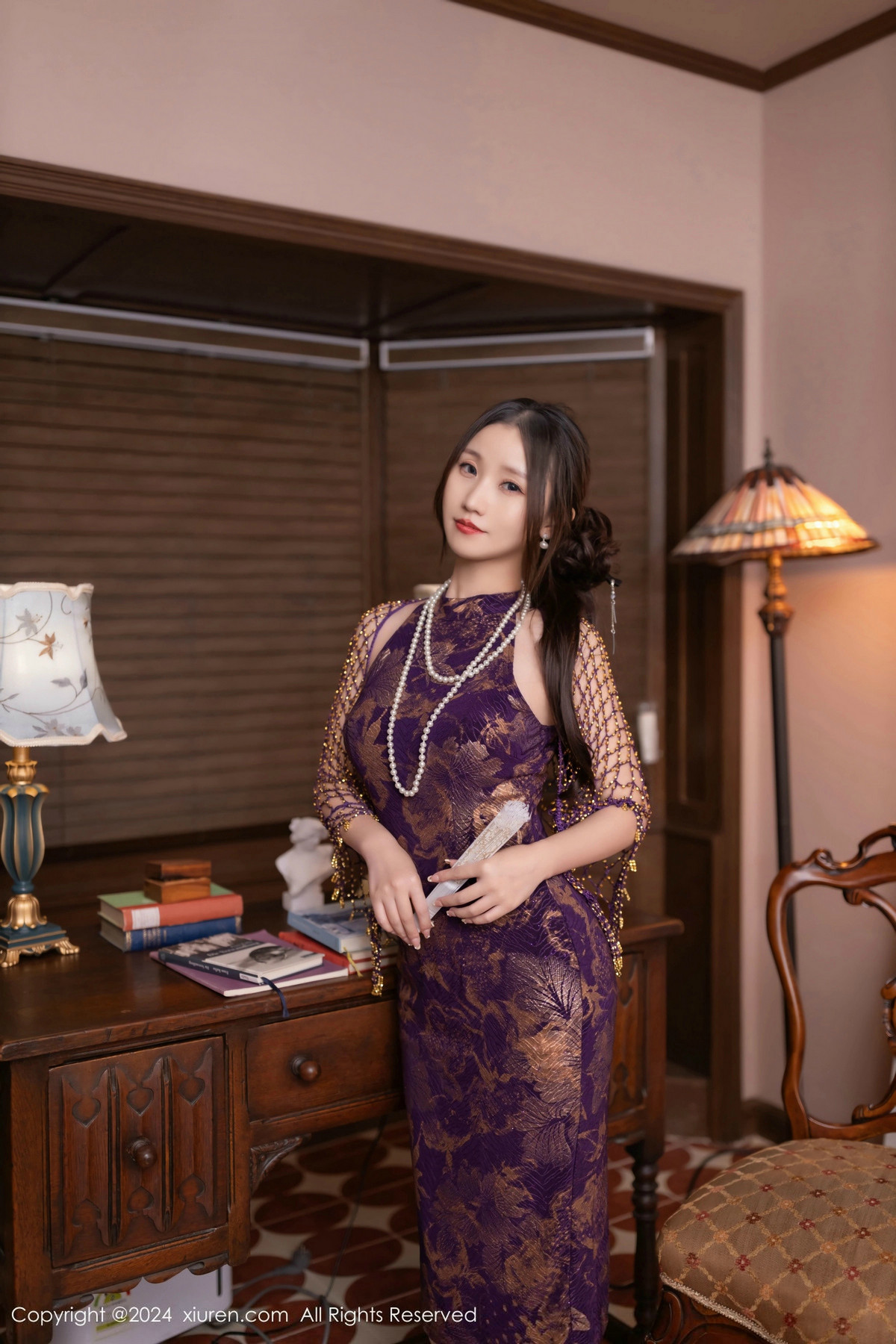 [秀人网] 2024.11.27 No.9513 杏子Yada 丝袜美腿  第3张