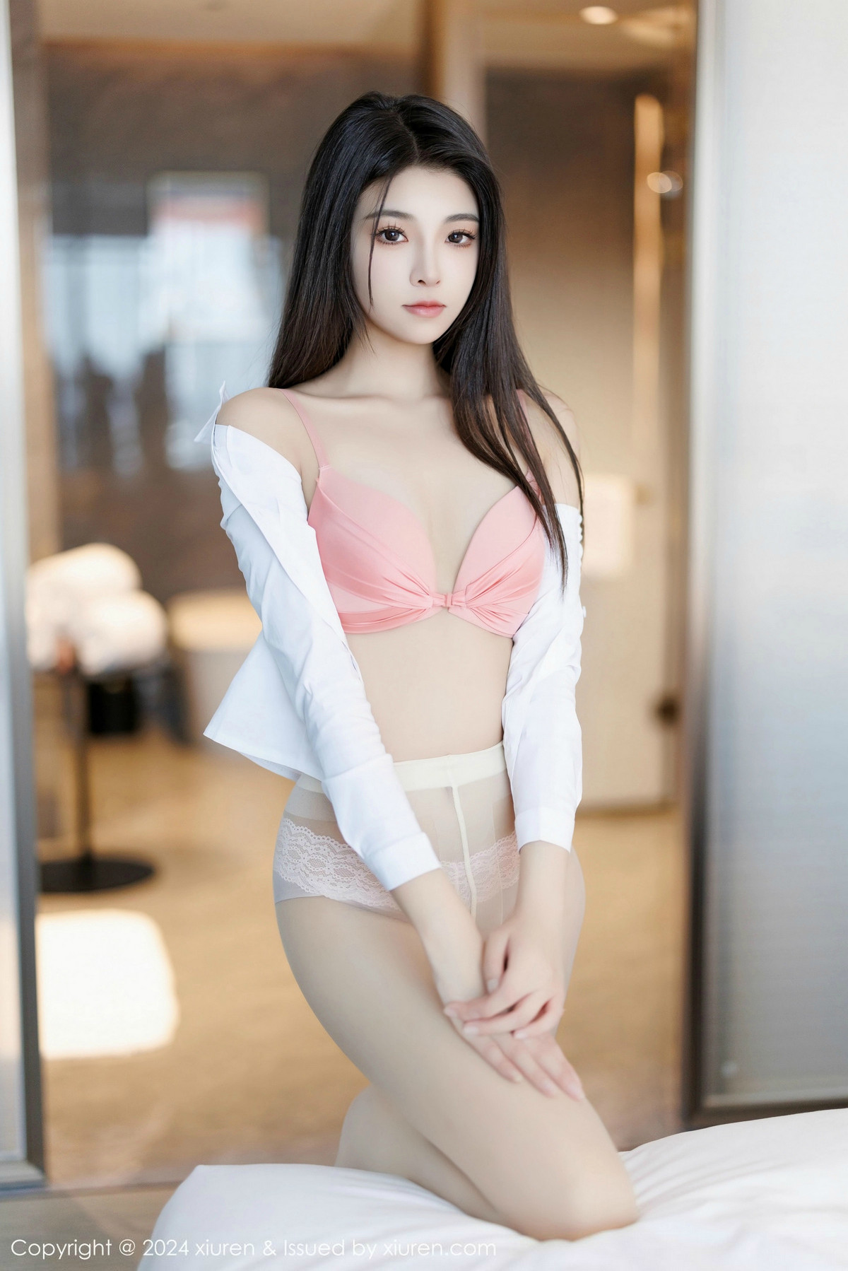 [秀人网] 2024.12.30 No.9682 初梦瑶 短裙美腿  第54张