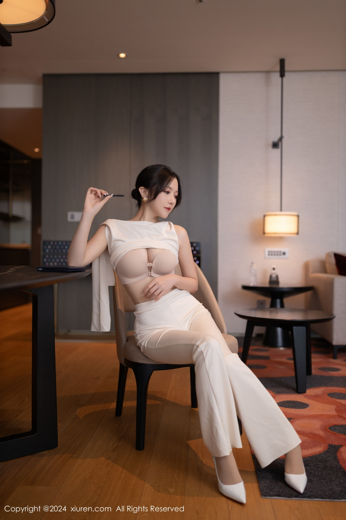 [秀人网] 2024.11.15 No.9457 鱼子酱Fish 丝袜美腿  第16张