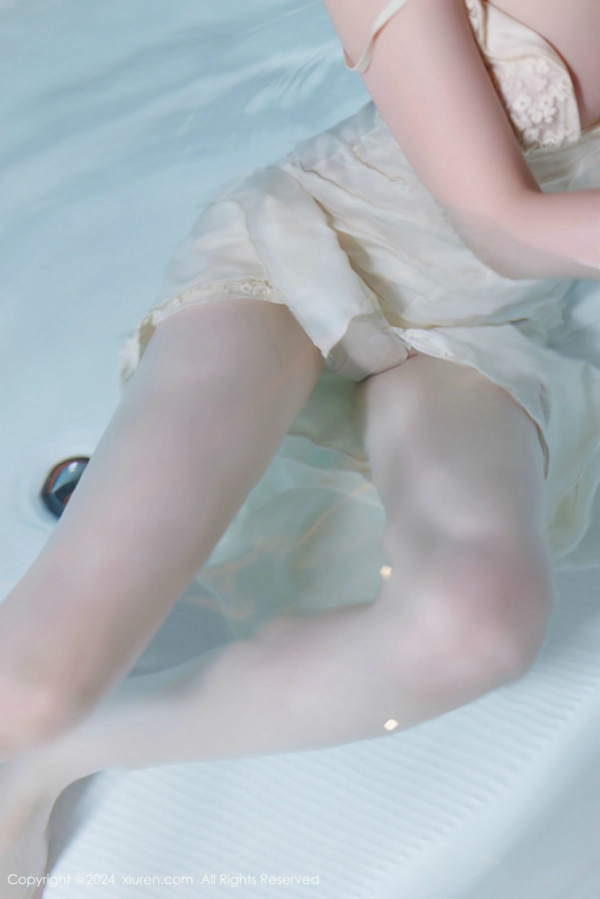 [秀人网] 2024.12.23 No.9643 梦心玥 美腿性感  第49张