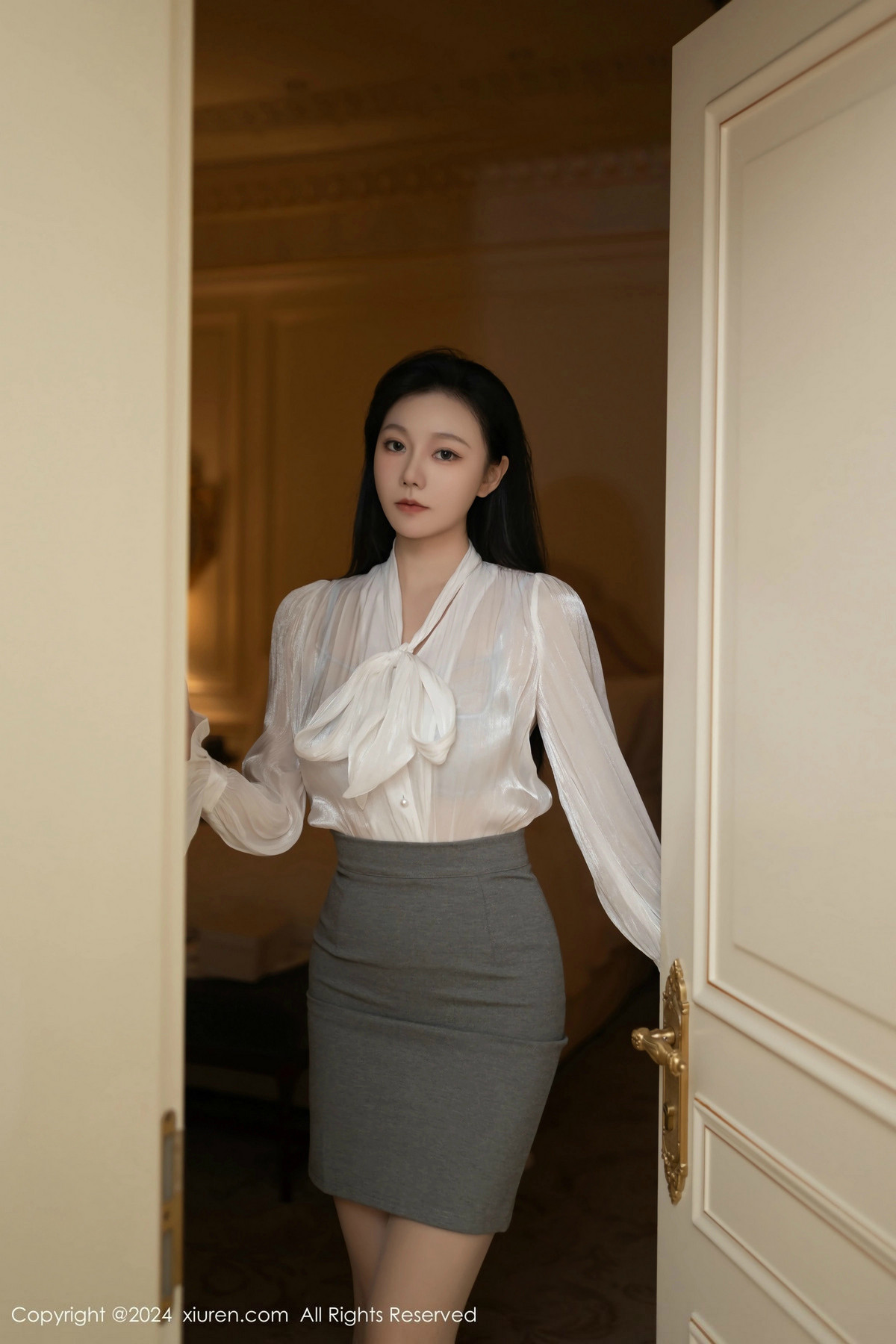 [秀人网] 2024.12.17 No.9613 安然anran 丝袜美腿