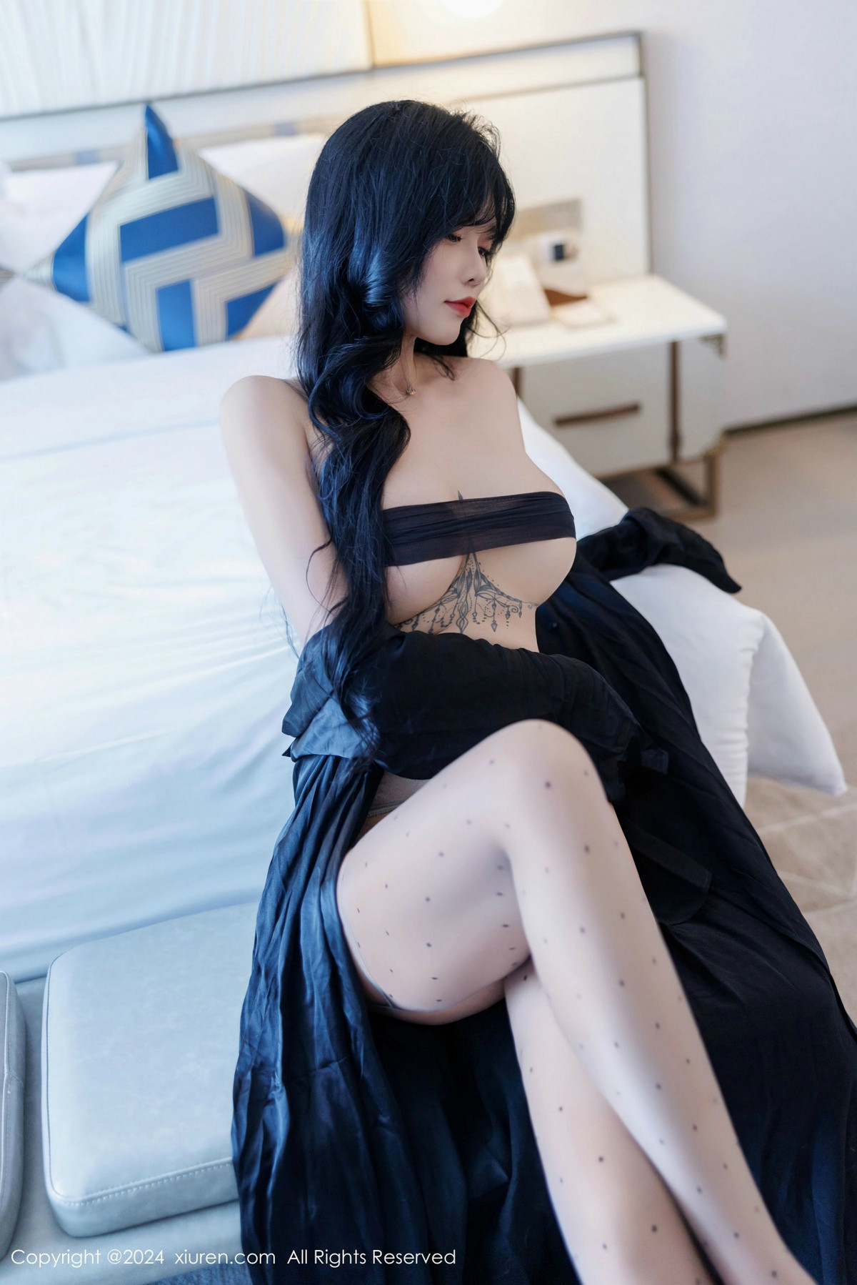 [秀人网] 2024.12.10 No.9575 娜比 黑丝美腿  第44张