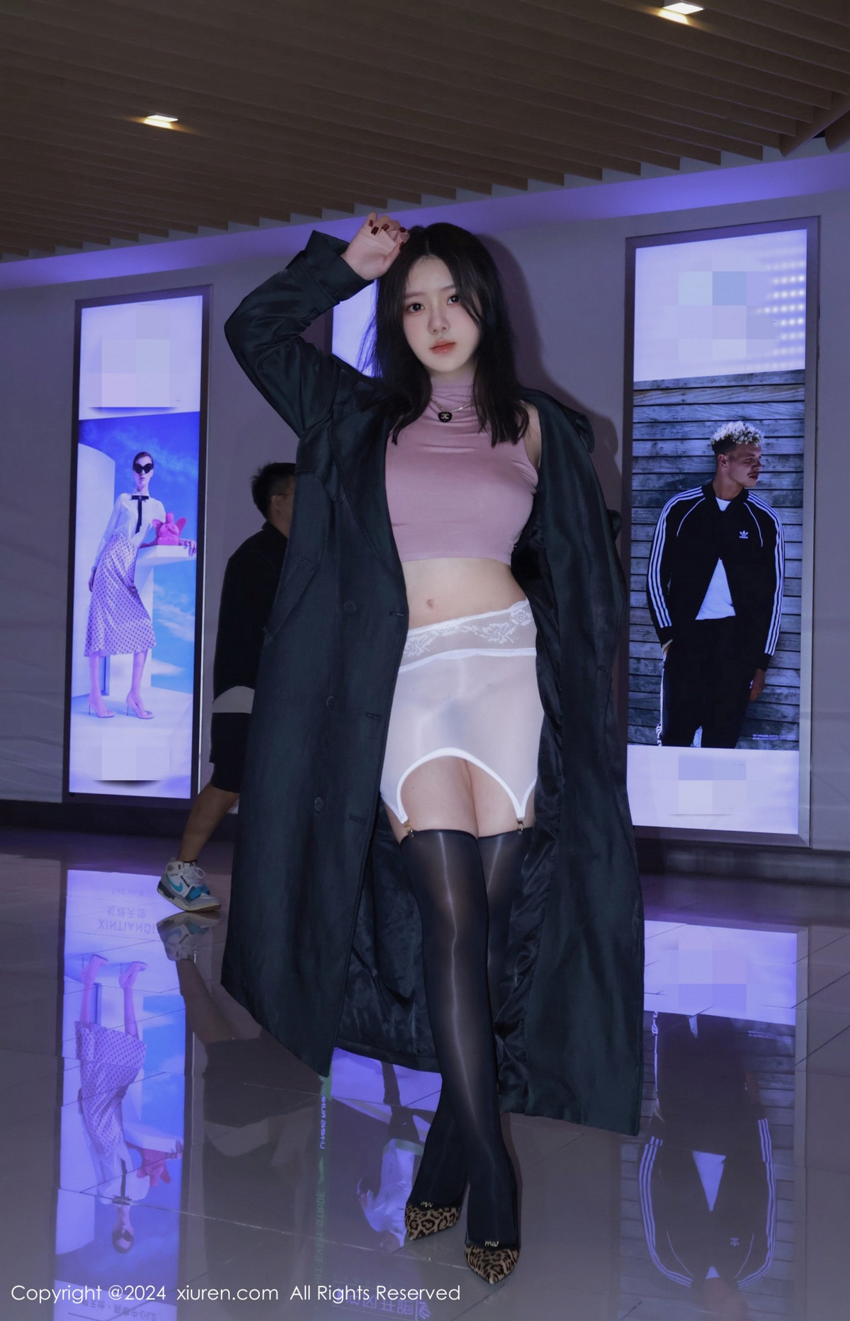 [秀人网] 2024.11.22 No.9489 小薯条nienie 黑丝美腿  第2张