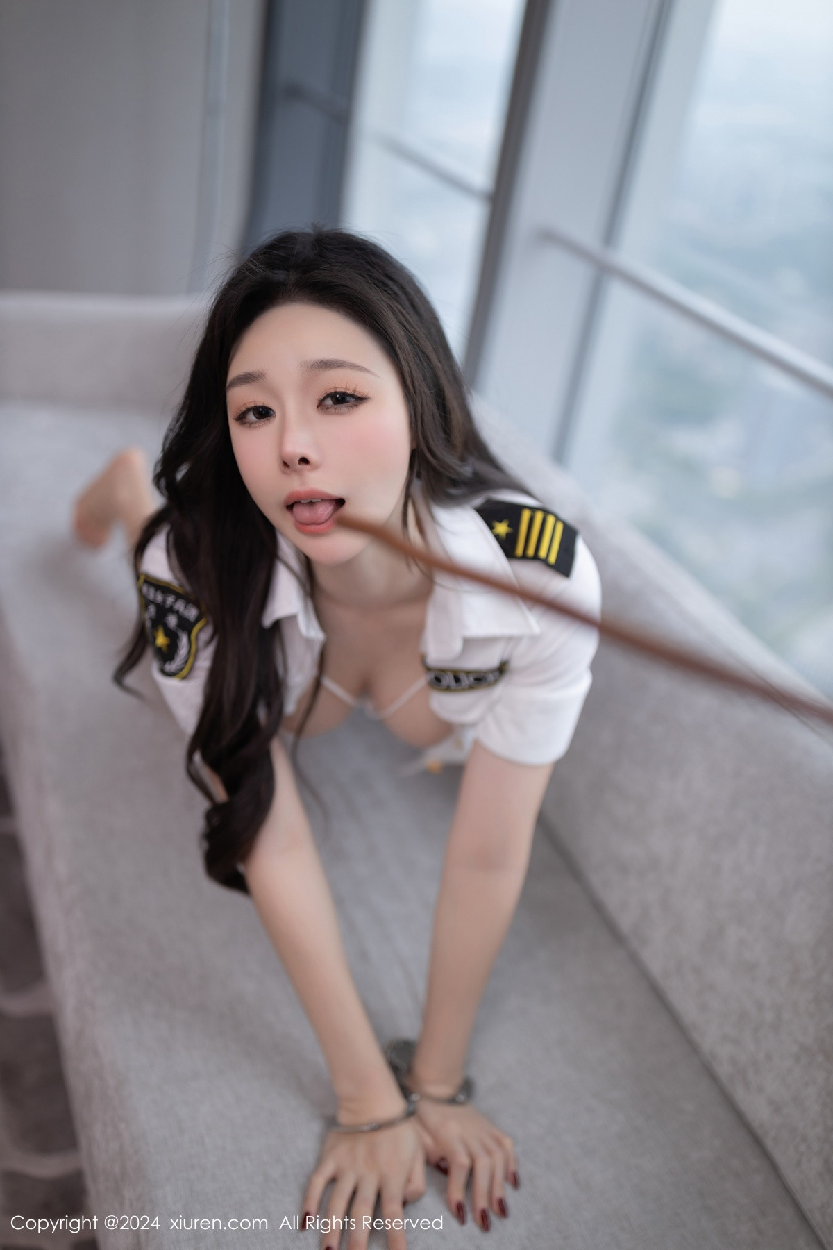 [秀人网] 2024.12.06 No.9566 小逗逗 丝袜美腿  第34张