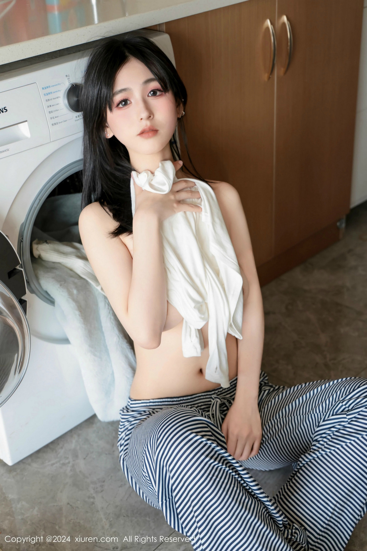 [秀人网] 2024.12.16 No.9605 奶芙乔乔 美腿黑丝  第50张