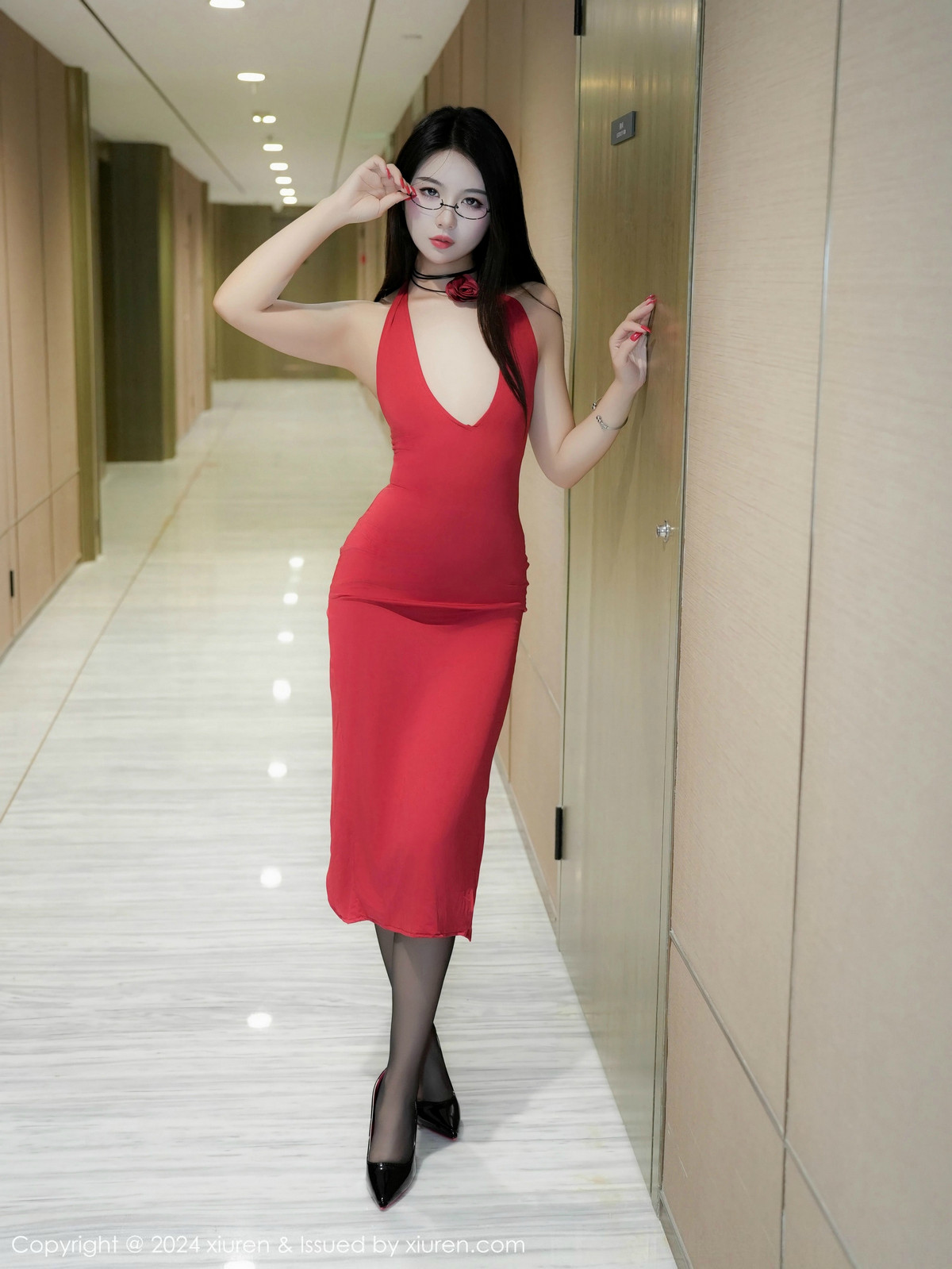 [秀人网] 2024.11.15 No.9451 Lucky- 黑丝美臀  第25张