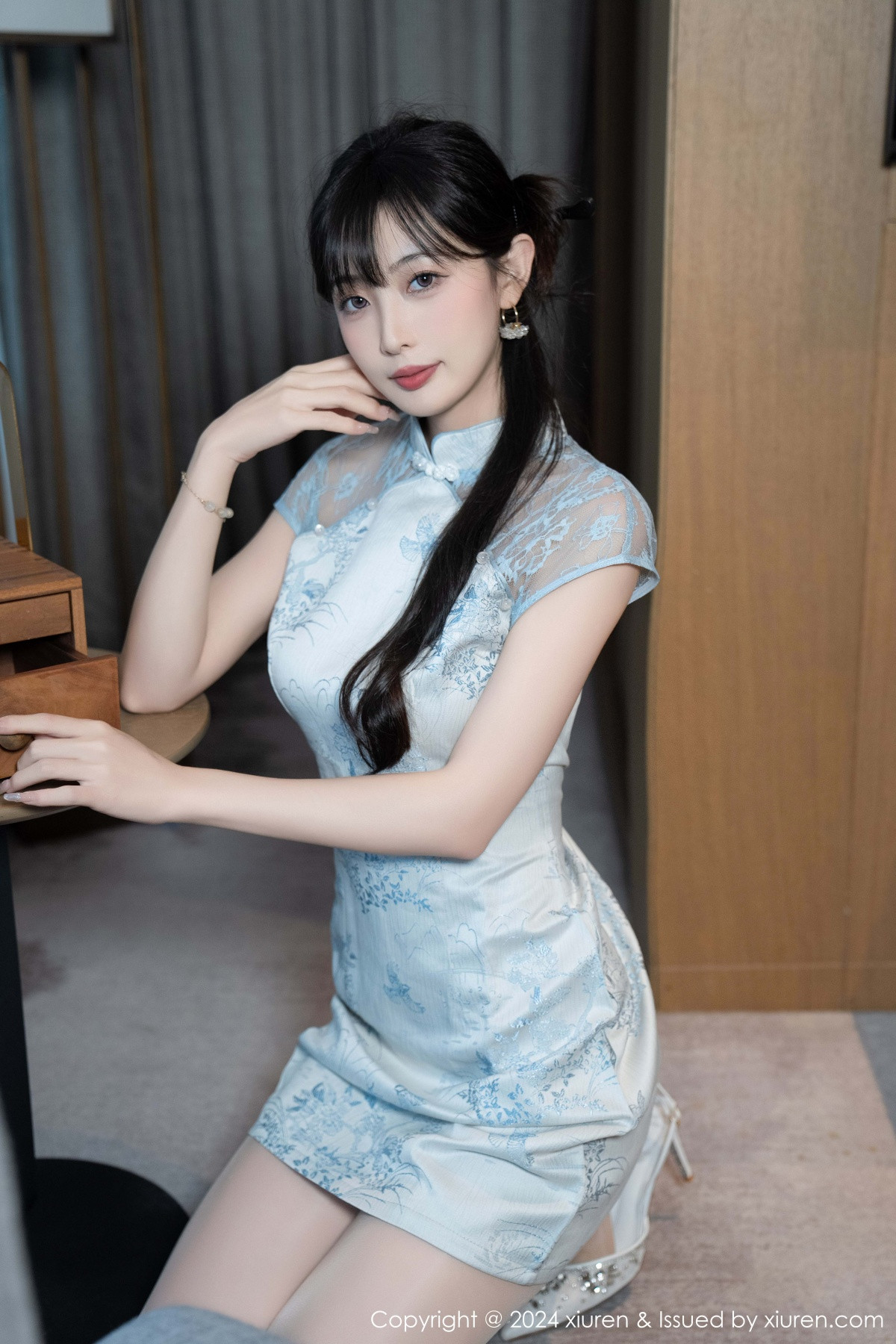 [秀人网] 2024.11.22 No.9487 林星阑 旗袍美腿