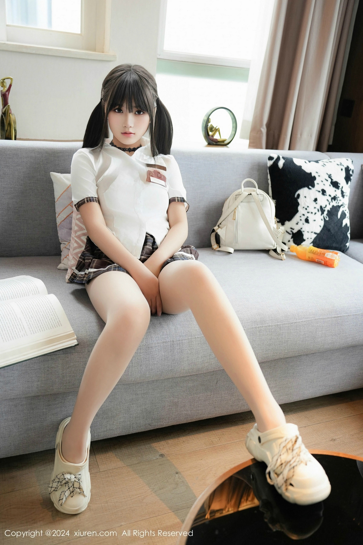 [秀人网] 2024.12.10 No.9573 姚若兮vay 美腿丝袜  第16张