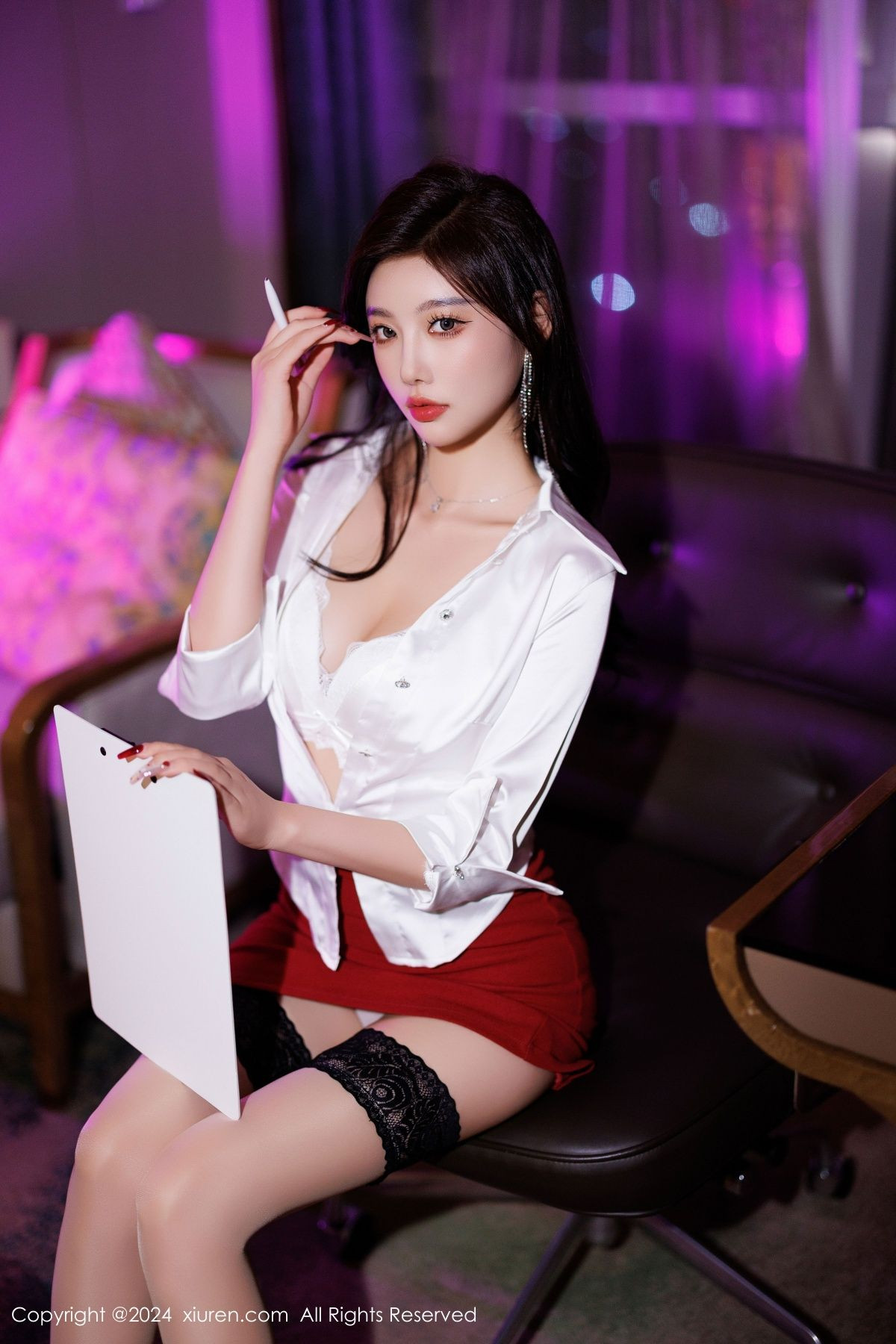 [秀人网] 2024.12.06 No.9565 杨晨晨Yome OL美腿  第17张