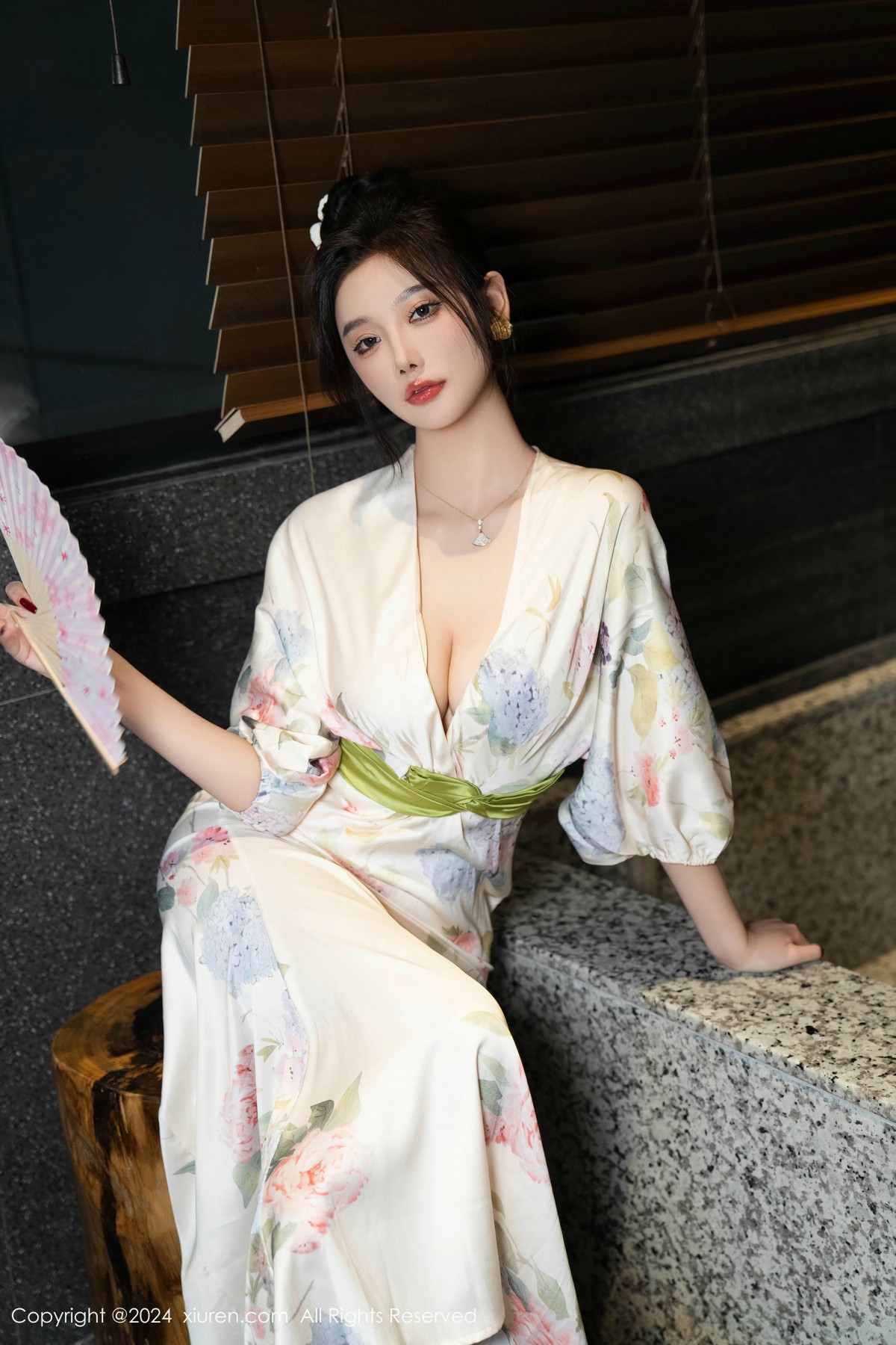 [秀人网] 2024.11.19 No.9470 杨晨晨Yome 丝袜美腿  第25张
