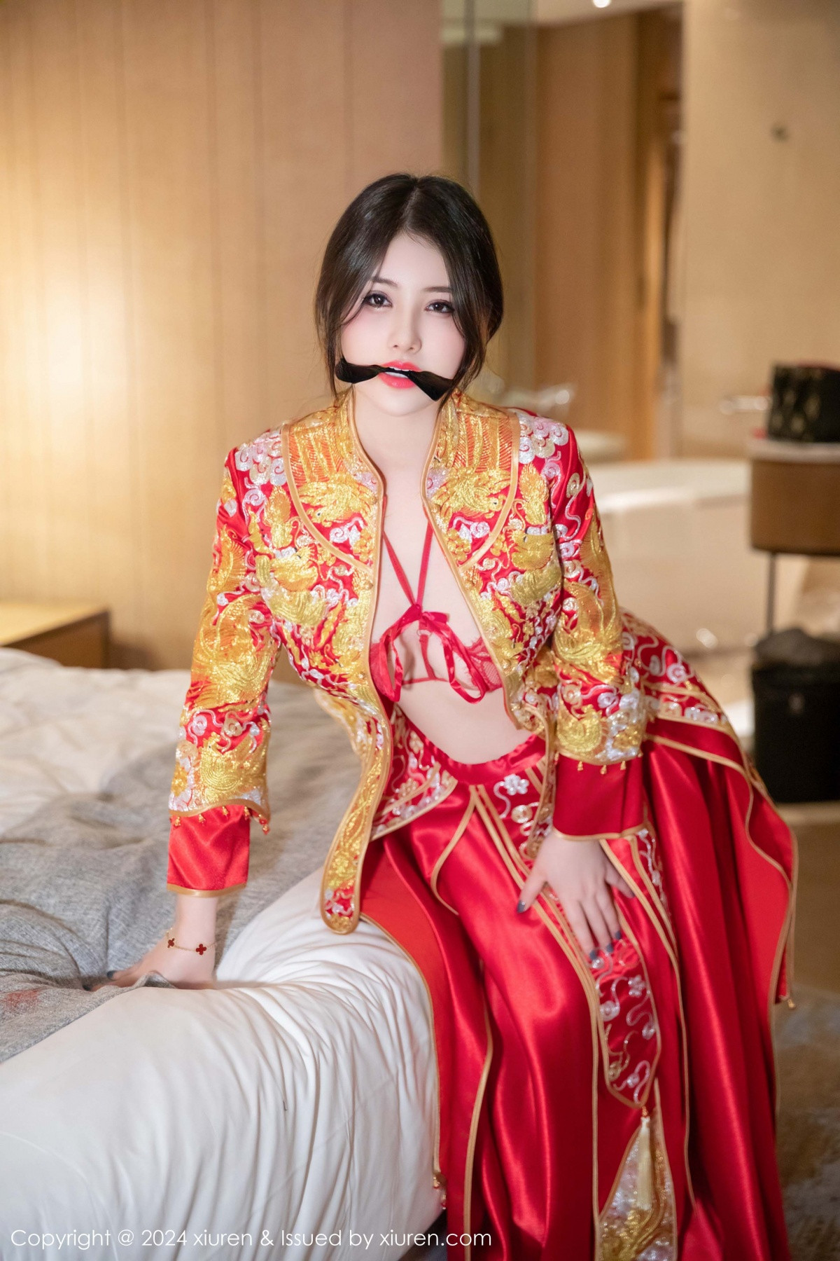 [秀人网] 2024.11.22 No.9494 诗诗kiki 美腿新娘  第26张