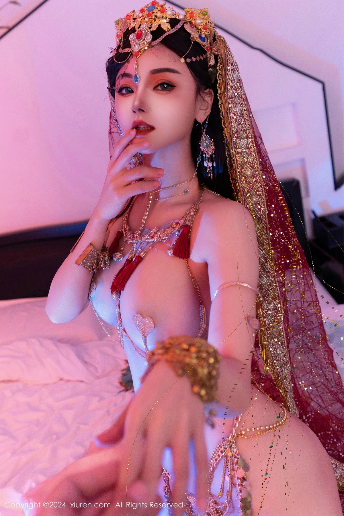 [秀人网] 2024.12.12 No.9585 不吃冰淇淋 美乳性感  第76张